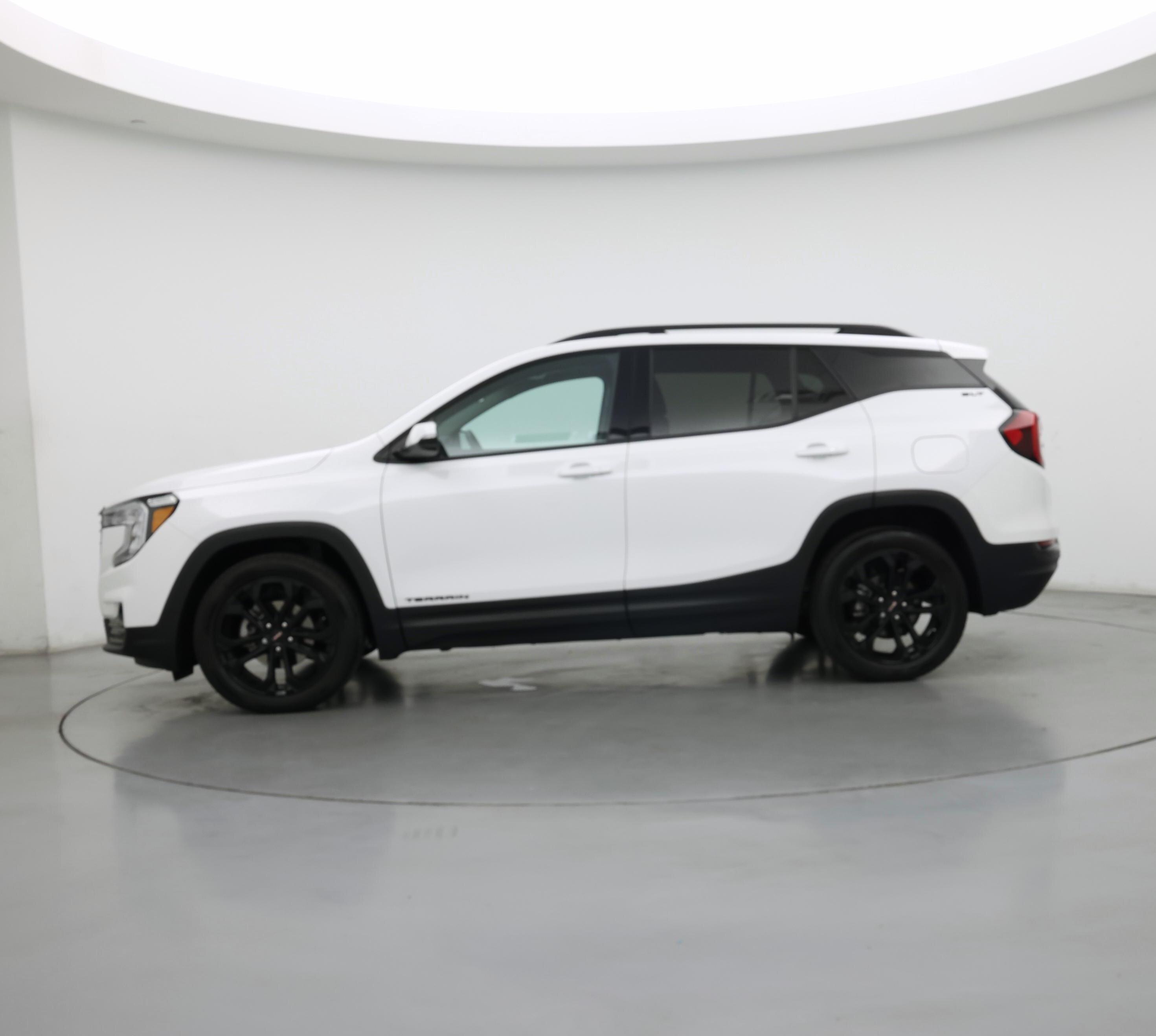 Thumbnail: 2022 GMC Terrain - 3