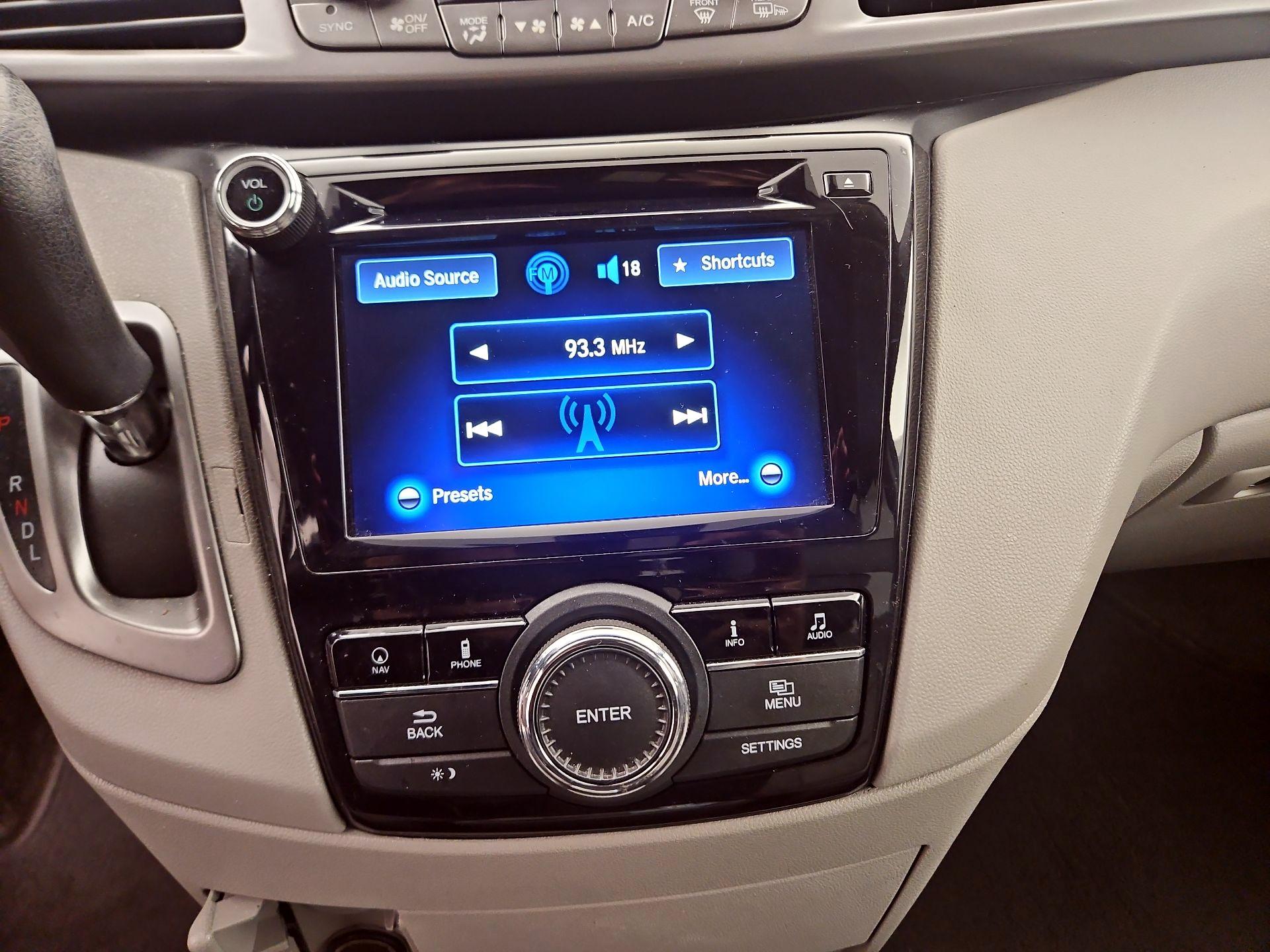 Thumbnail: 2015 Honda Odyssey - 14