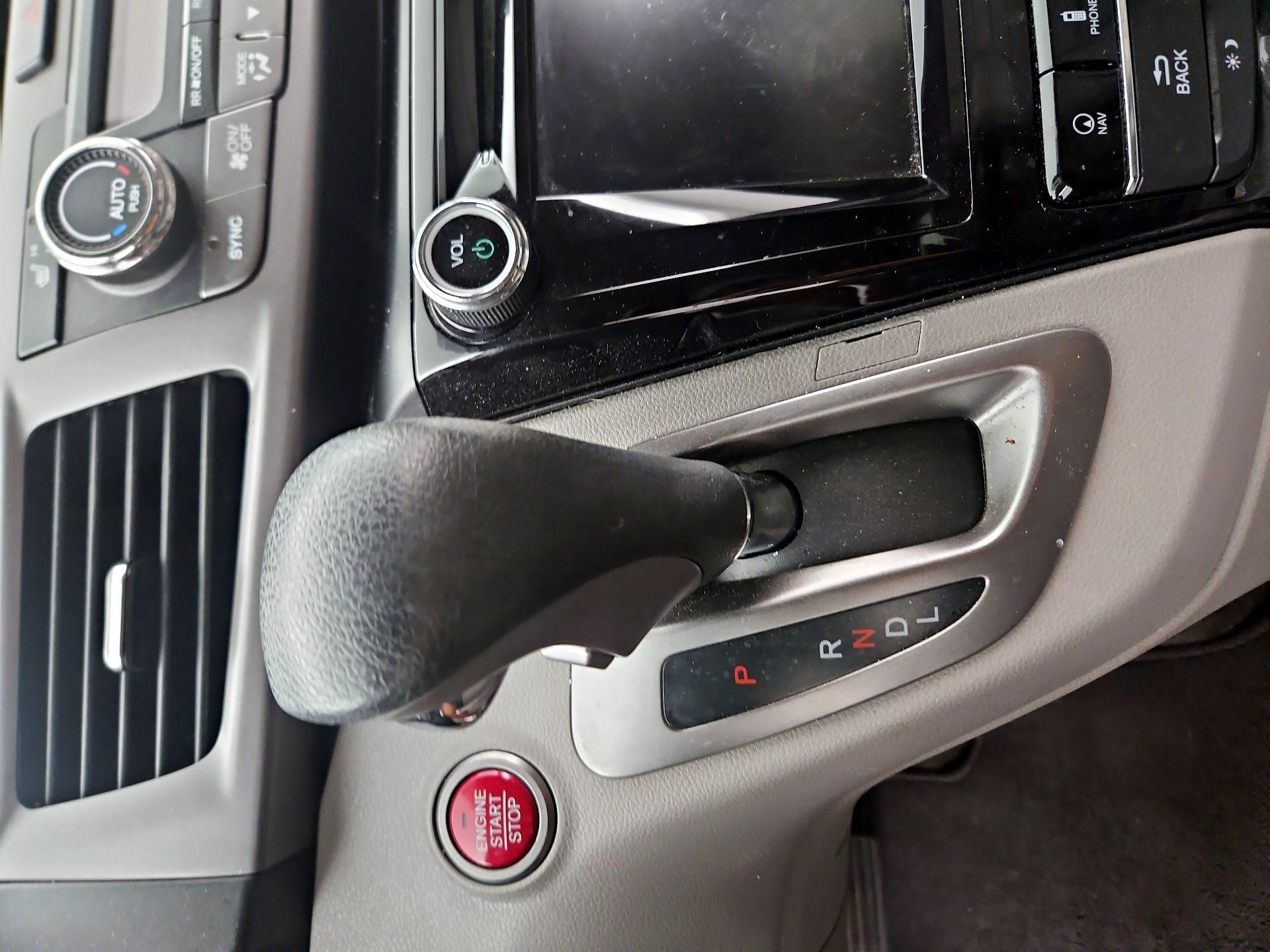Thumbnail: 2015 Honda Odyssey - 16