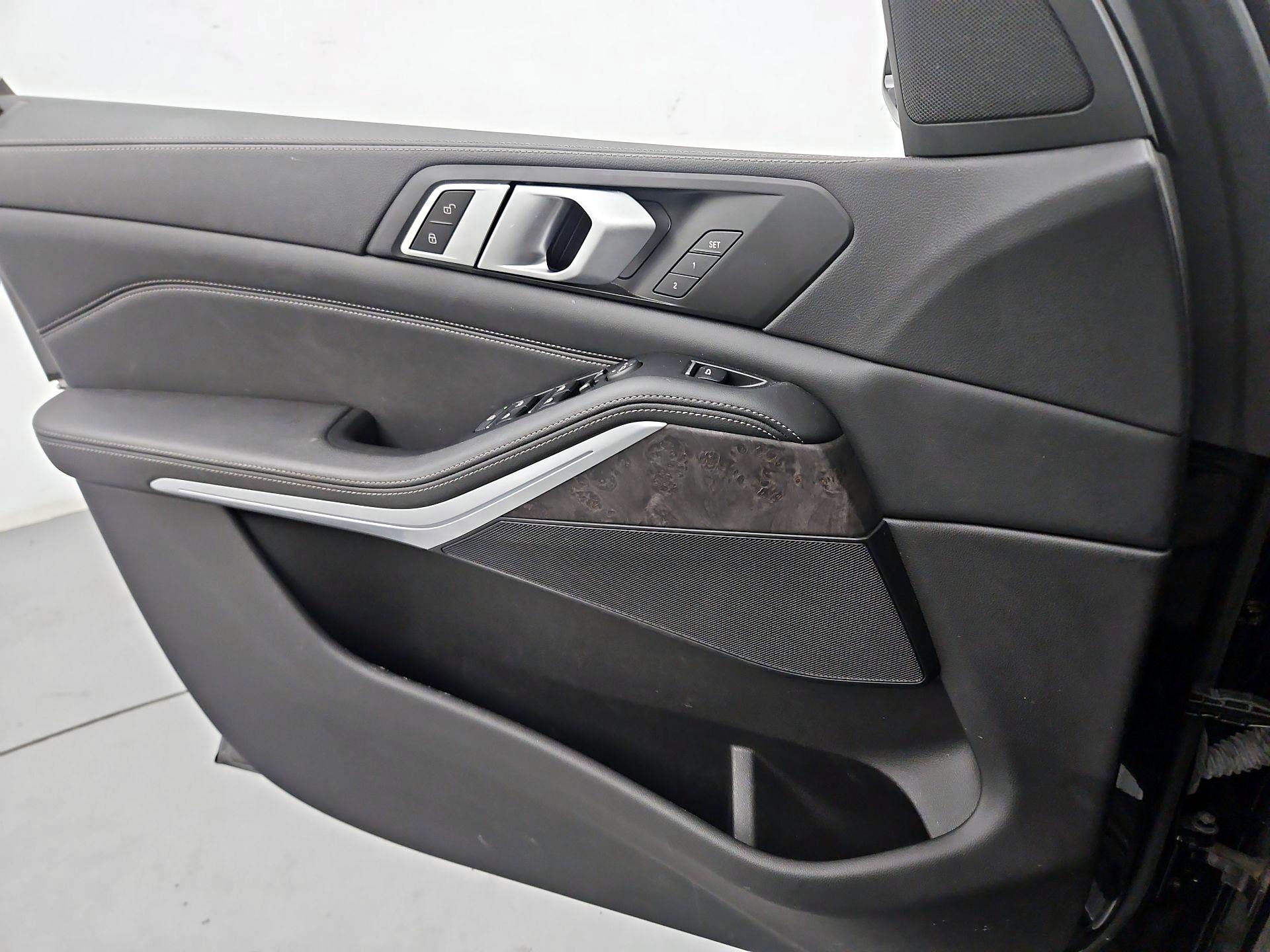 Thumbnail: 2023 BMW X5 - 12