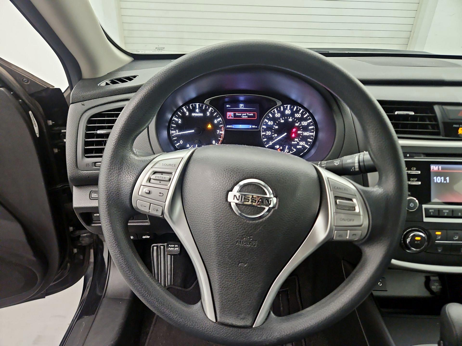 Thumbnail: 2018 Nissan Altima - 10