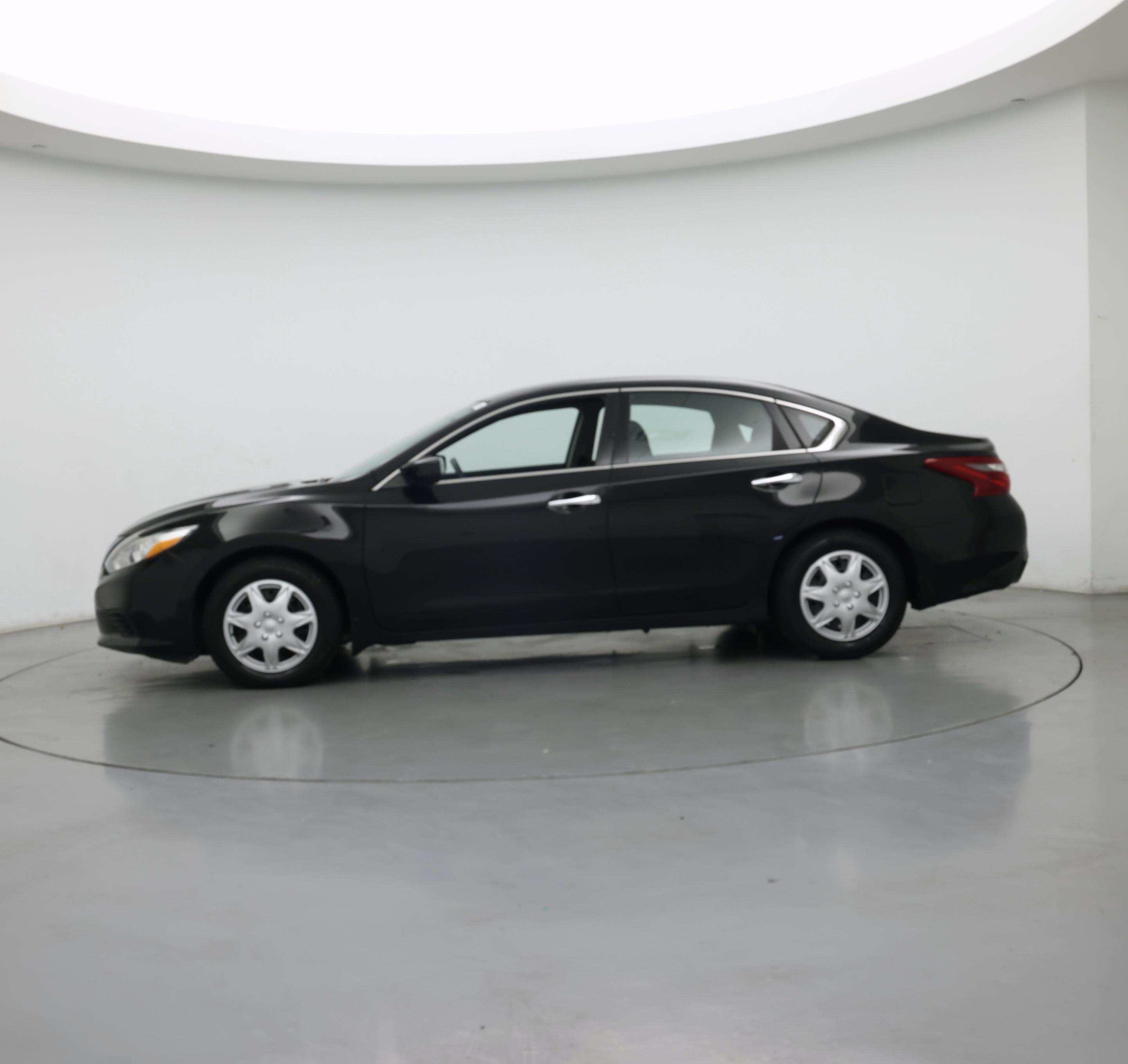 Thumbnail: 2018 Nissan Altima - 3