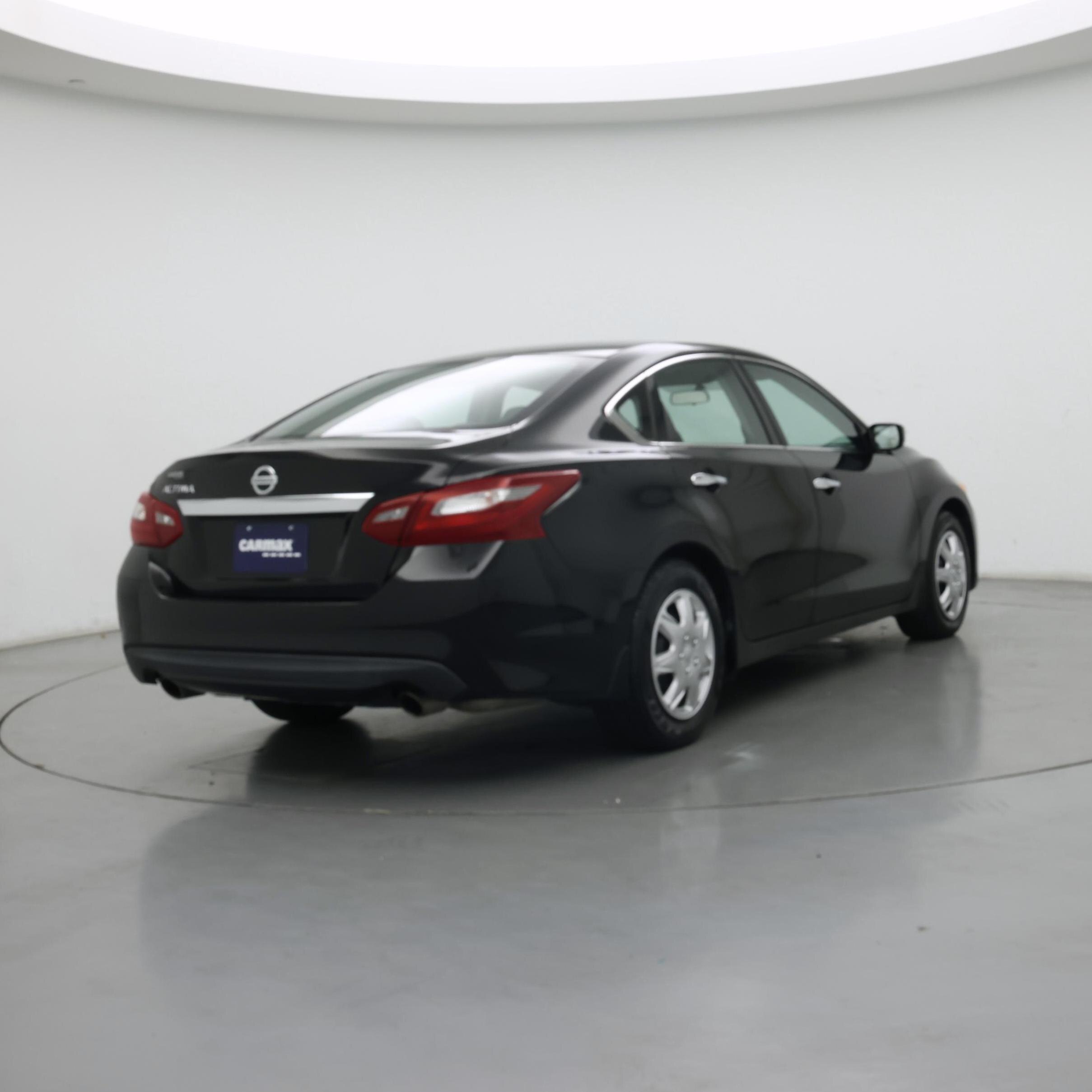 Thumbnail: 2018 Nissan Altima - 8