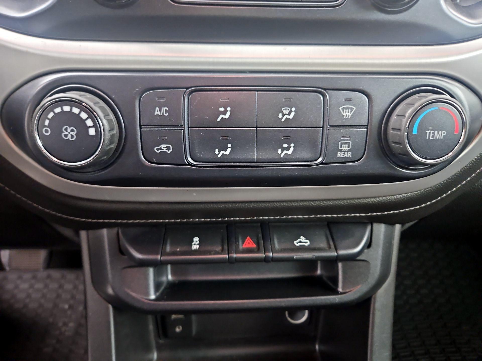 Thumbnail: 2016 GMC Canyon - 16
