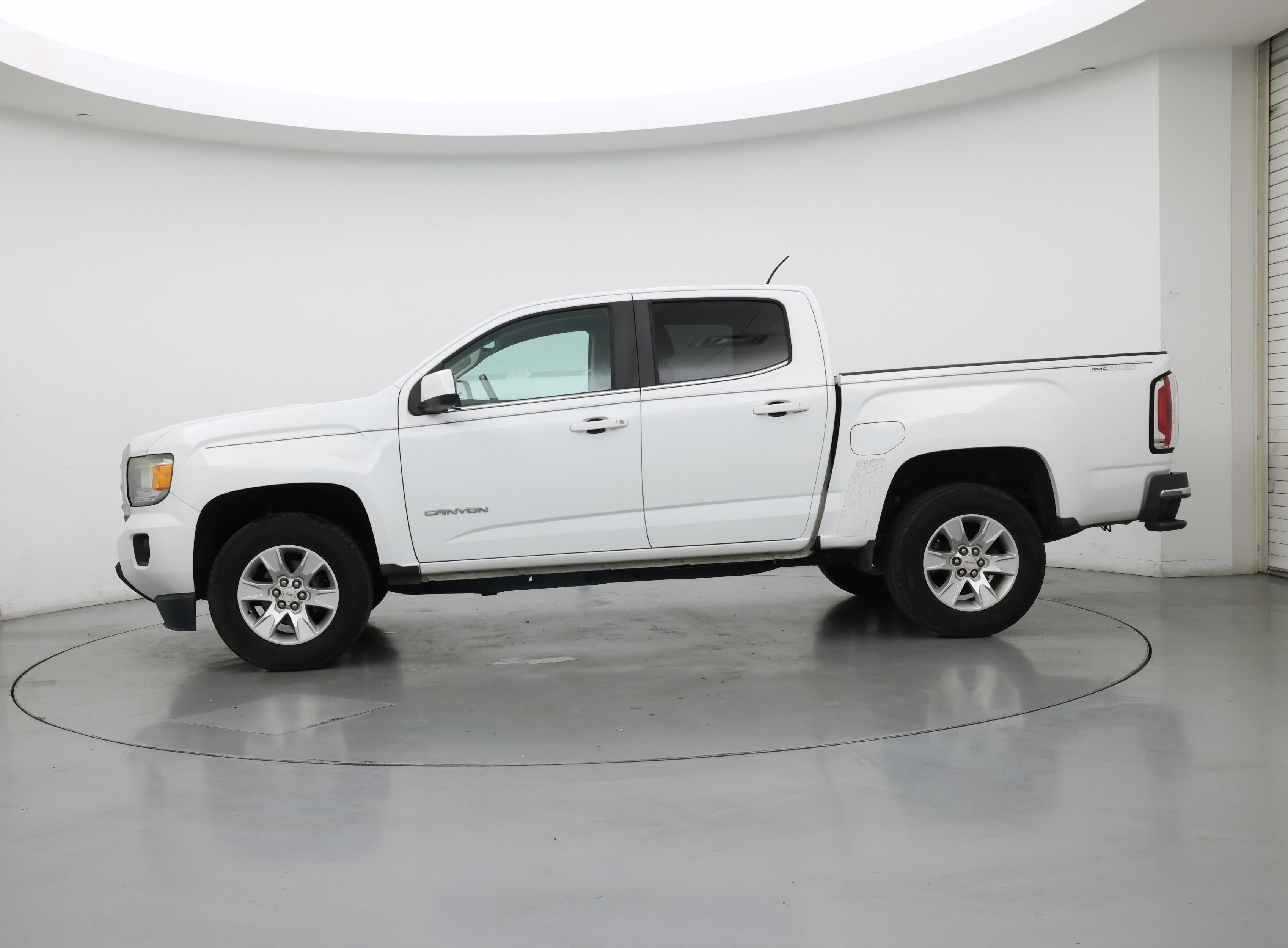 Thumbnail: 2016 GMC Canyon - 3
