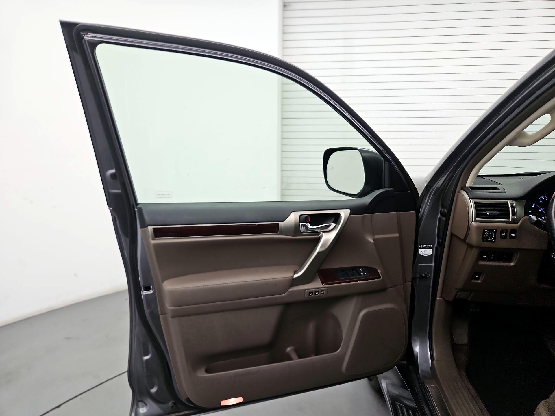 Thumbnail: 2016 Lexus GX - 12