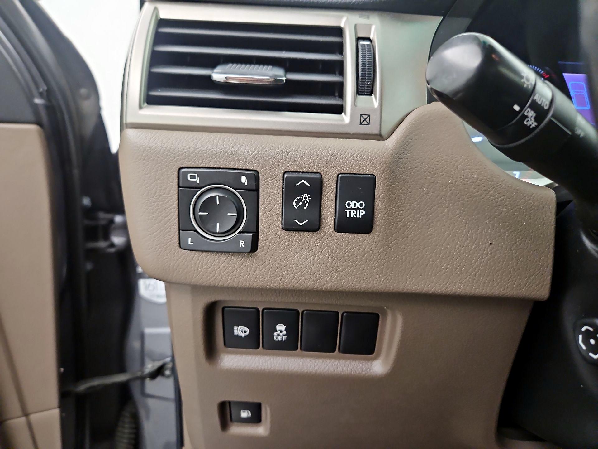 Thumbnail: 2016 Lexus GX - 13