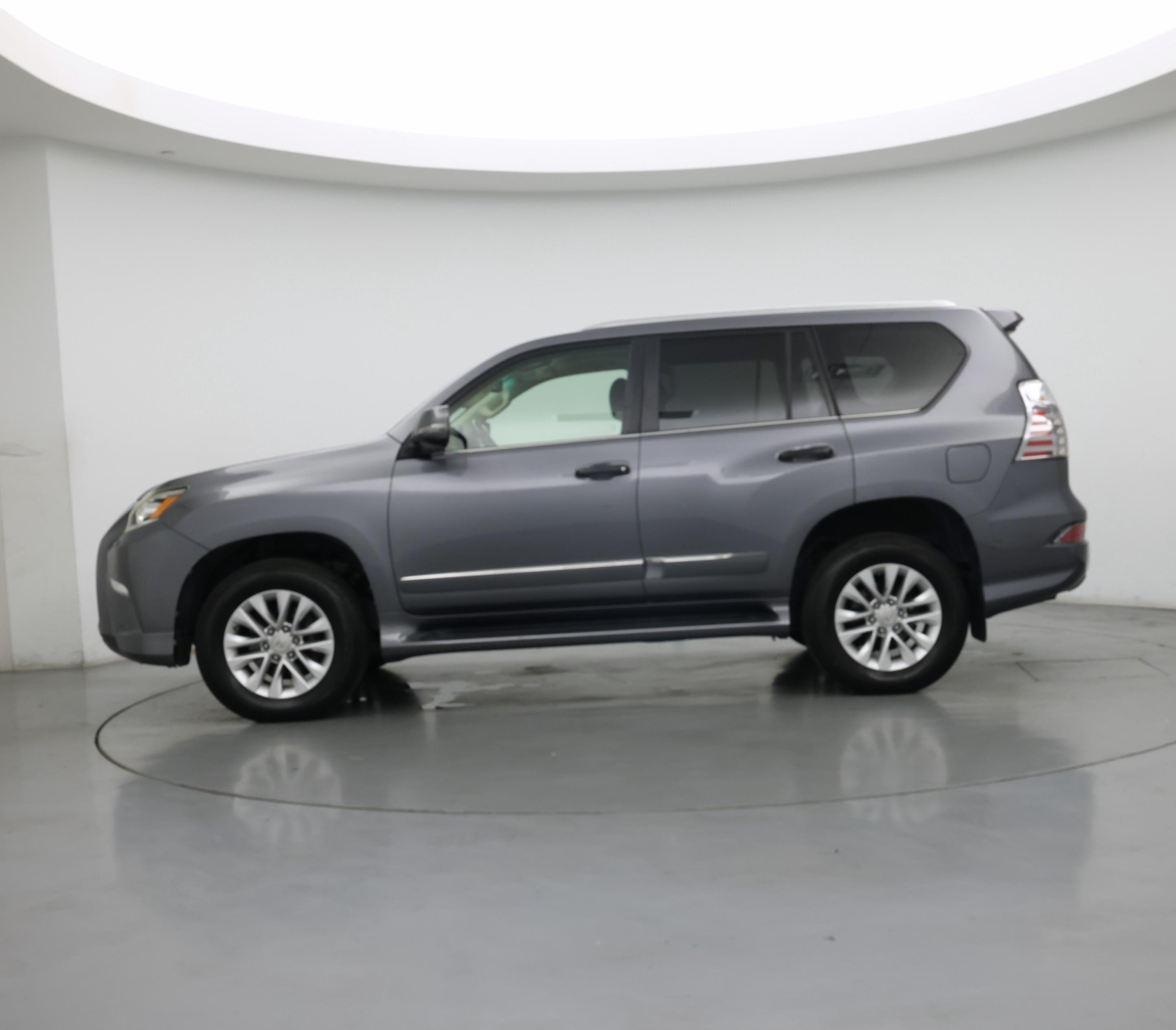 Thumbnail: 2016 Lexus GX - 3