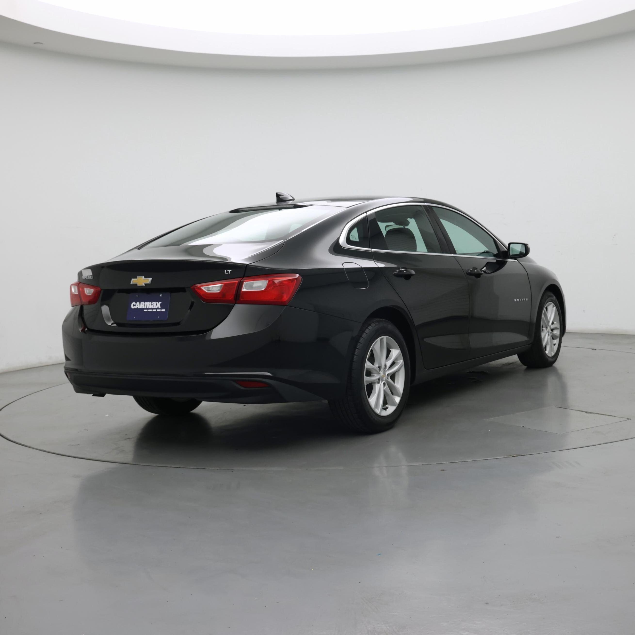 Thumbnail: 2017 Chevrolet Malibu - 8