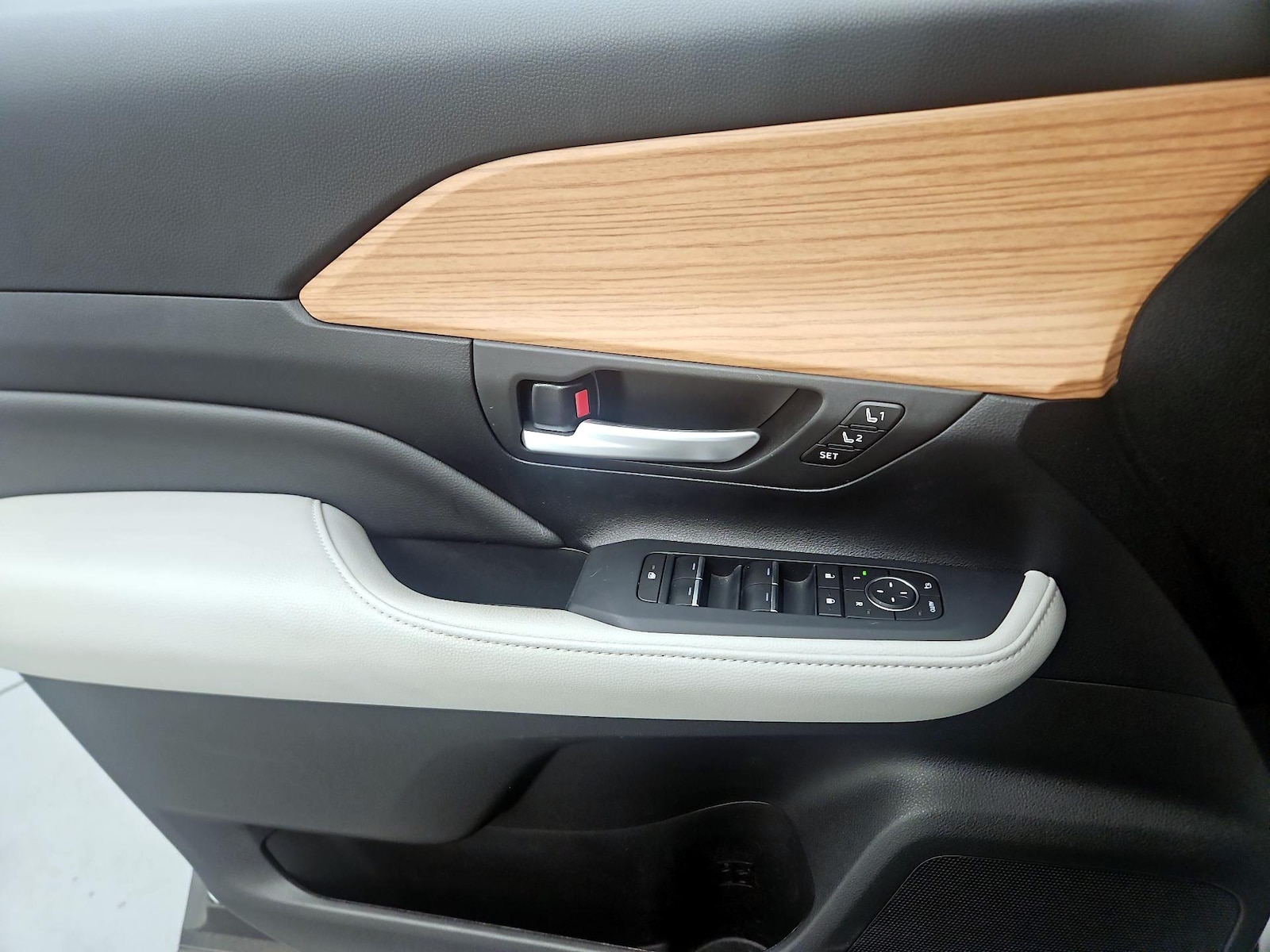 2025 Toyota Grand Highlander Limited - Photo 13