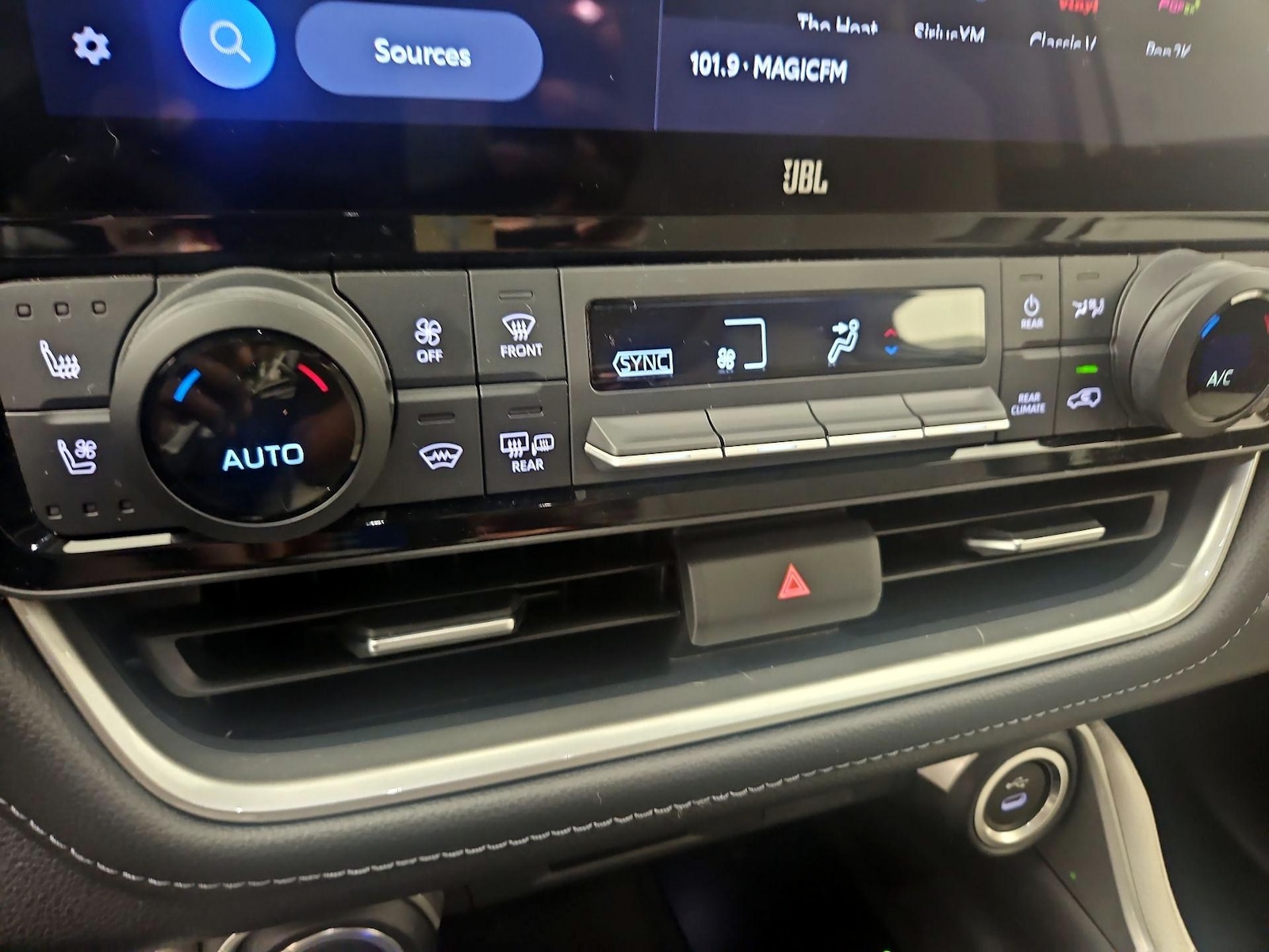 2025 Toyota Grand Highlander Limited - Photo 17