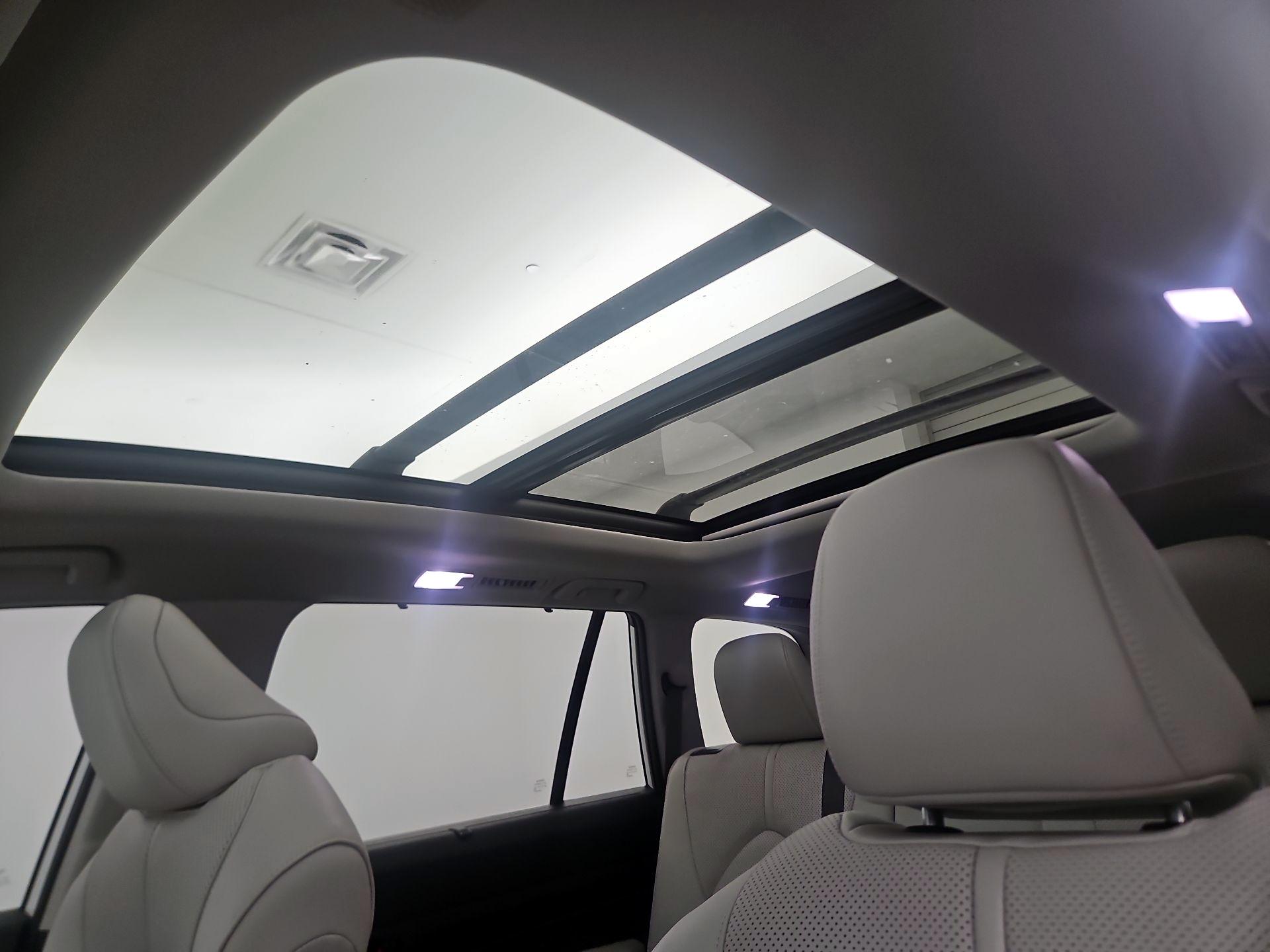 Thumbnail: 2025 Toyota Highlander - 18
