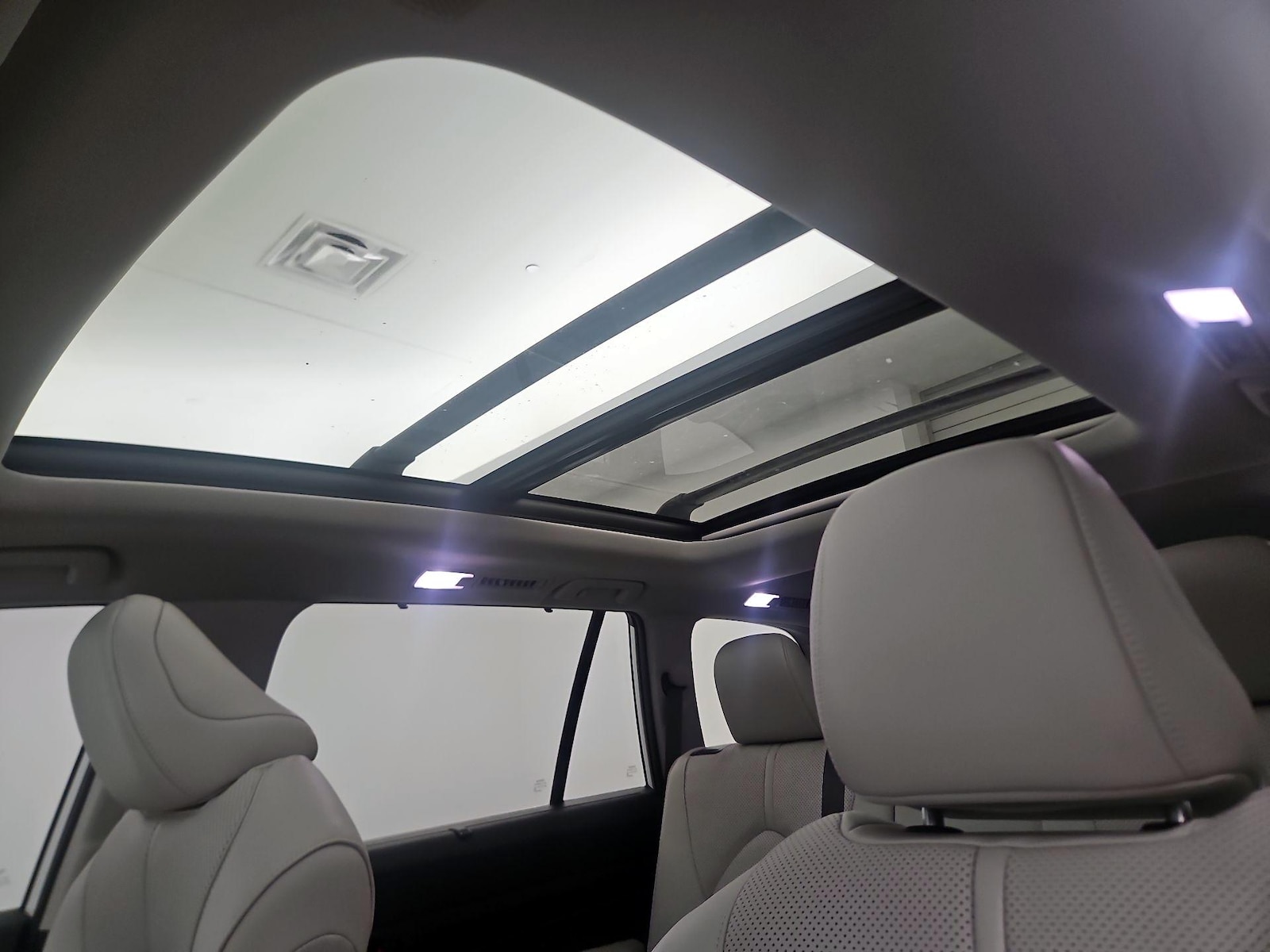 2025 Toyota Grand Highlander Limited - Photo 19