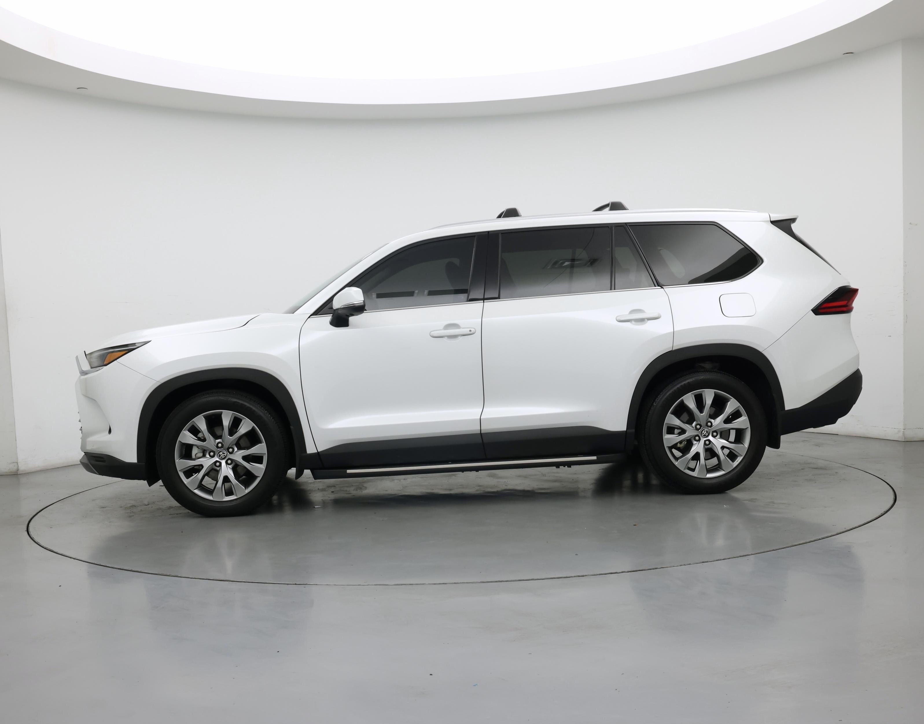 Thumbnail: 2025 Toyota Highlander - 3