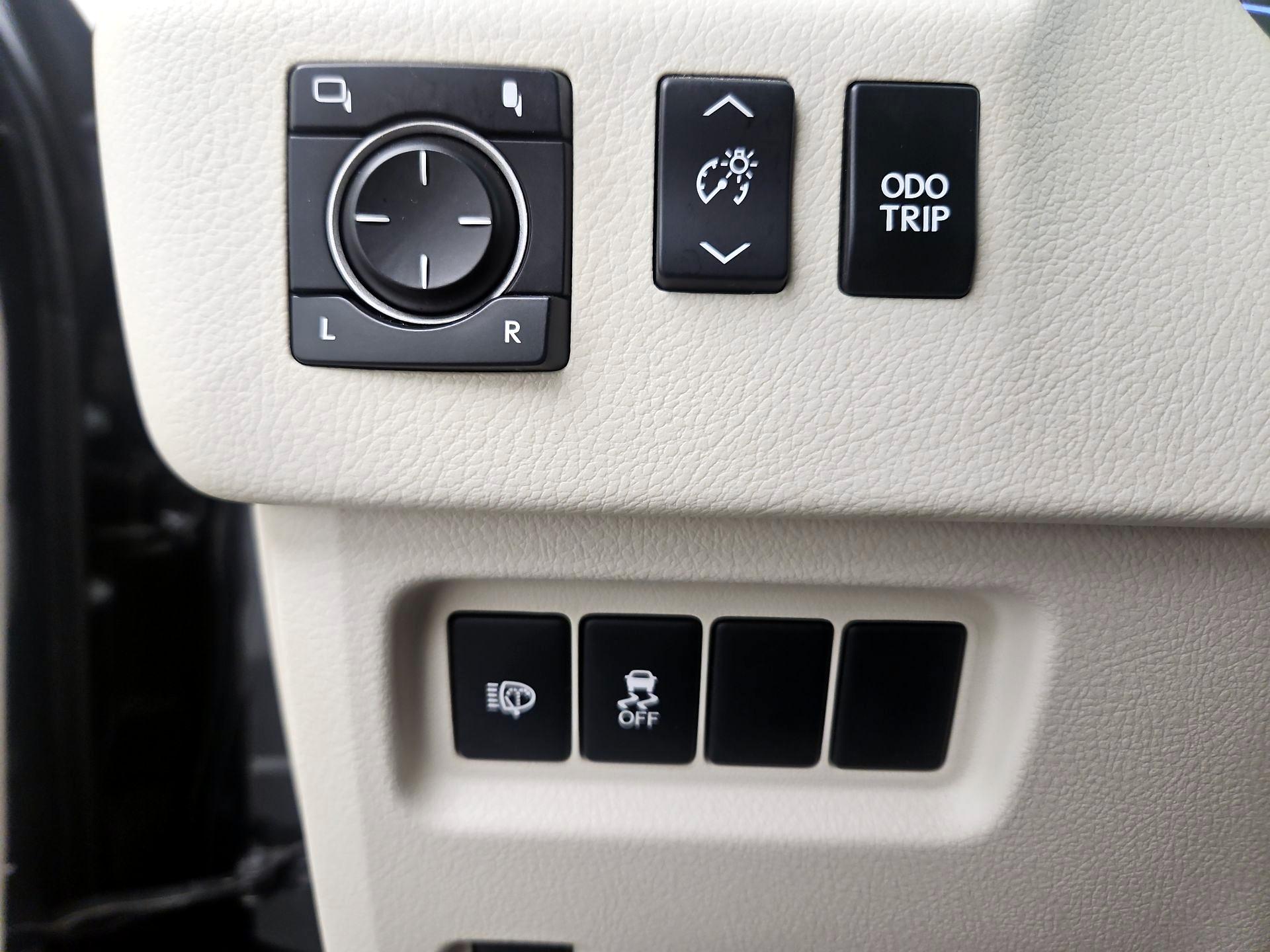 Thumbnail: 2016 Lexus GX - 13