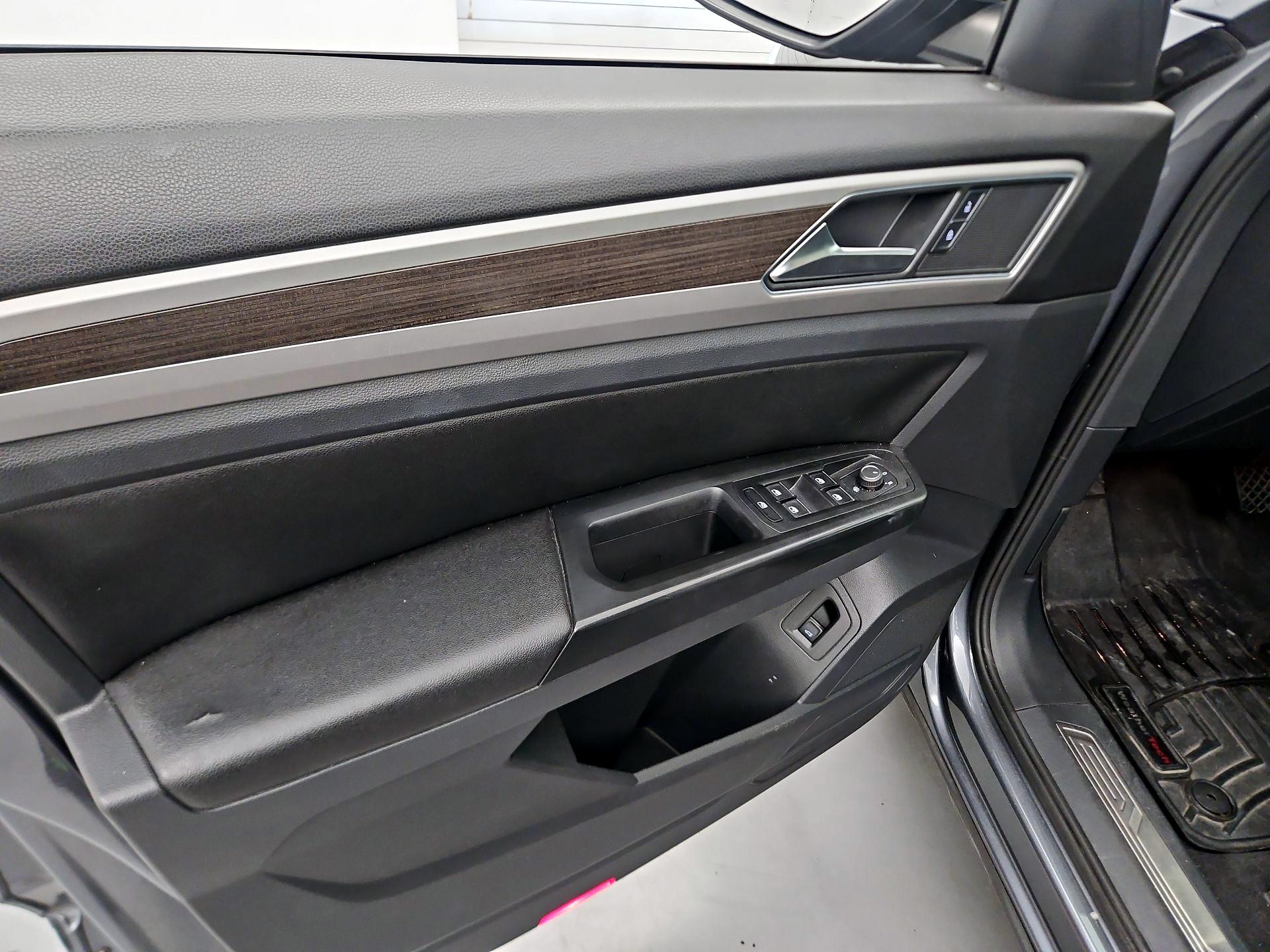 Thumbnail: 2018 Volkswagen Atlas - 12