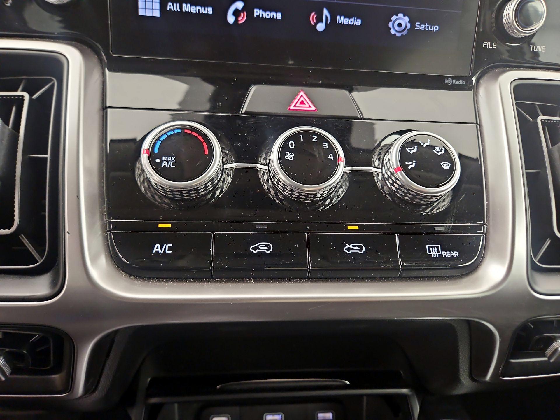 Thumbnail: 2022 Kia Sorento - 16