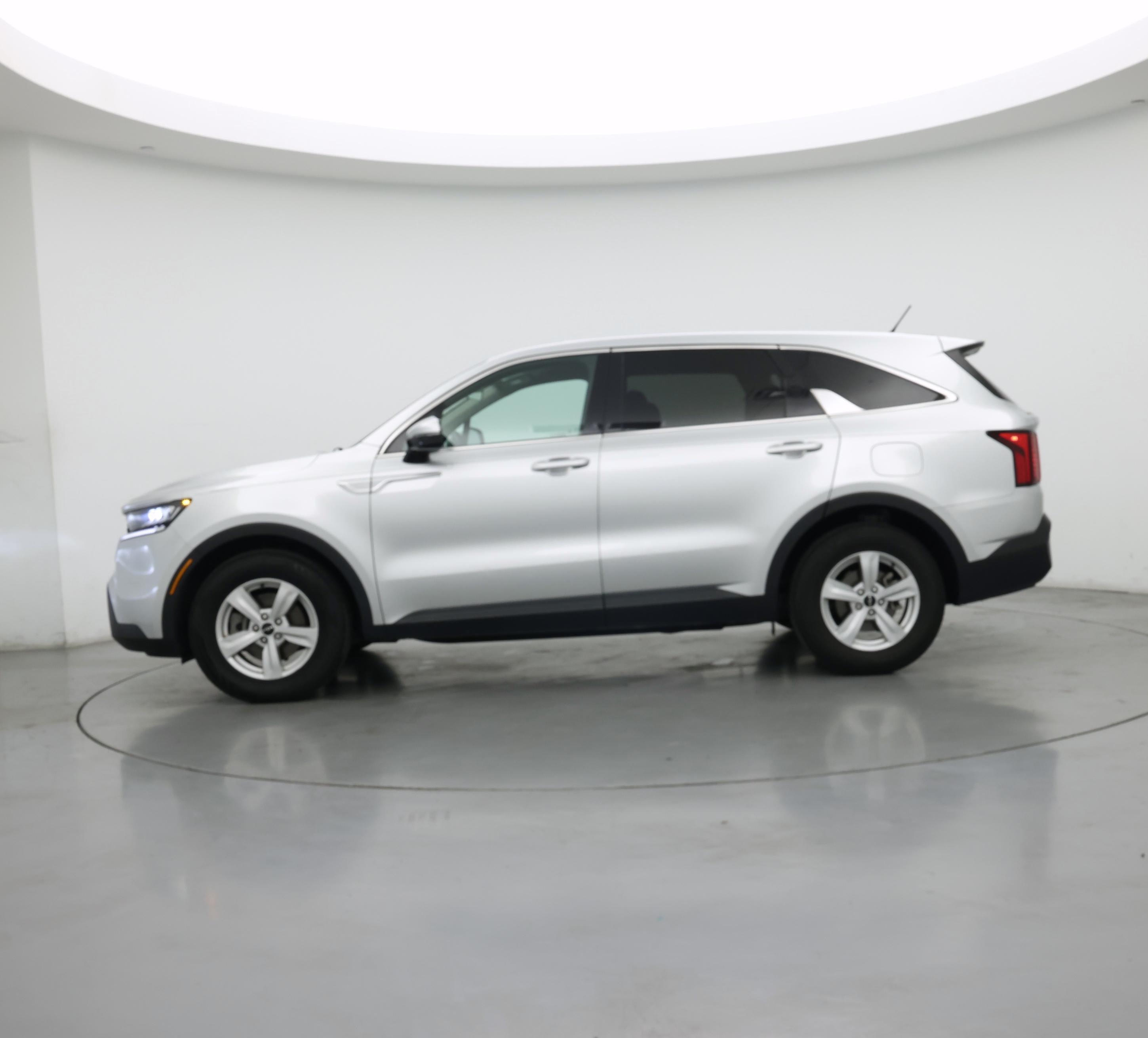 Thumbnail: 2022 Kia Sorento - 3