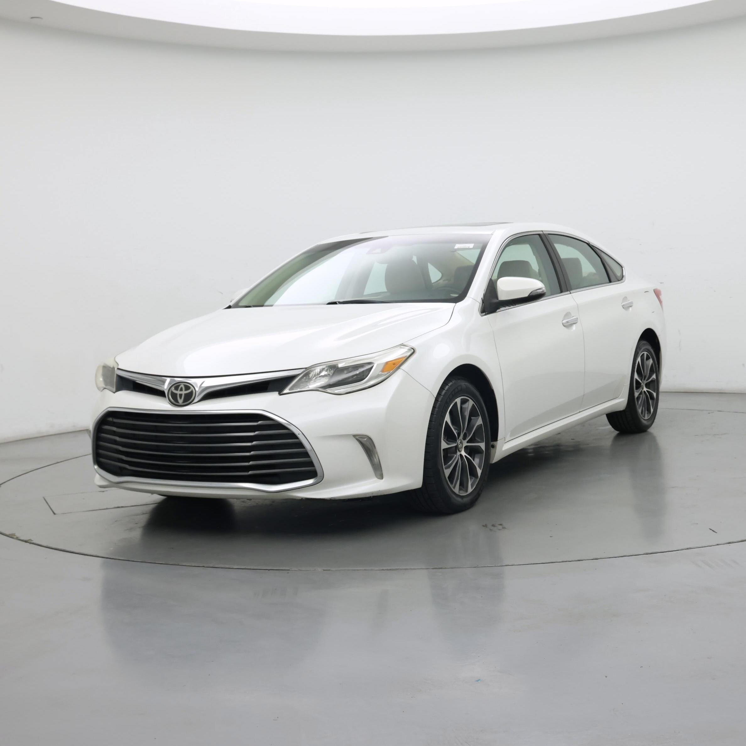 Thumbnail: 2017 Toyota Avalon - 4