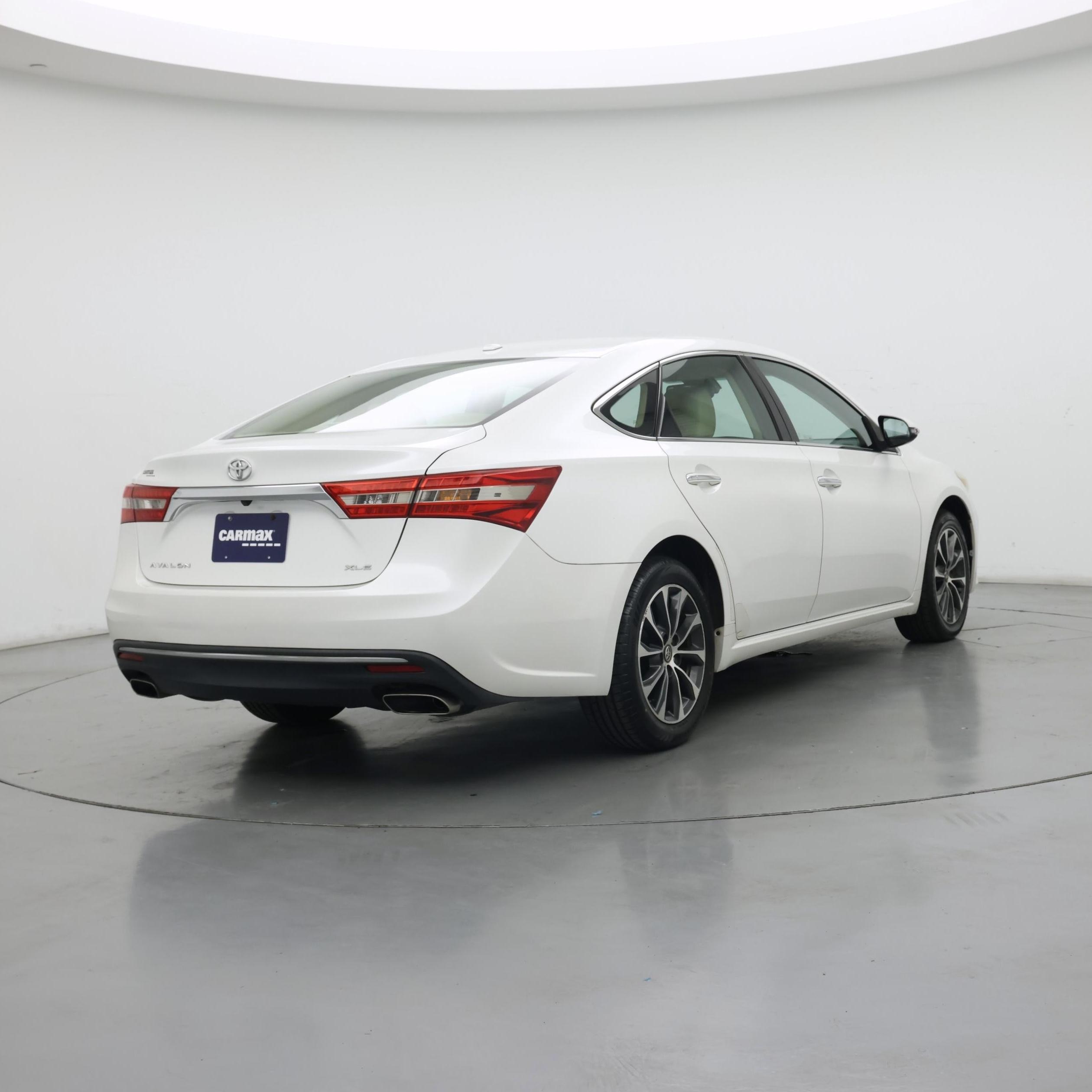 Thumbnail: 2017 Toyota Avalon - 8