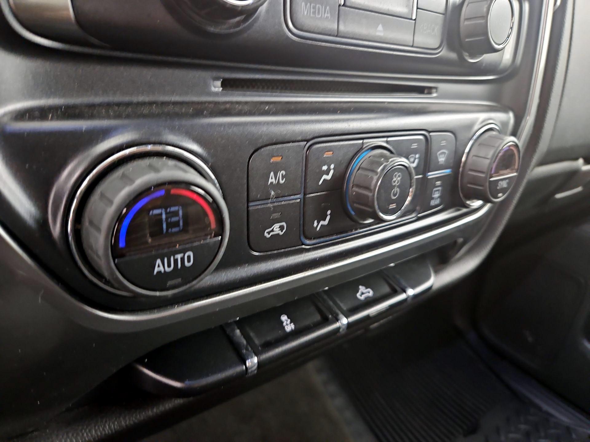 Thumbnail: 2014 Chevrolet Silverado 1500 - 15