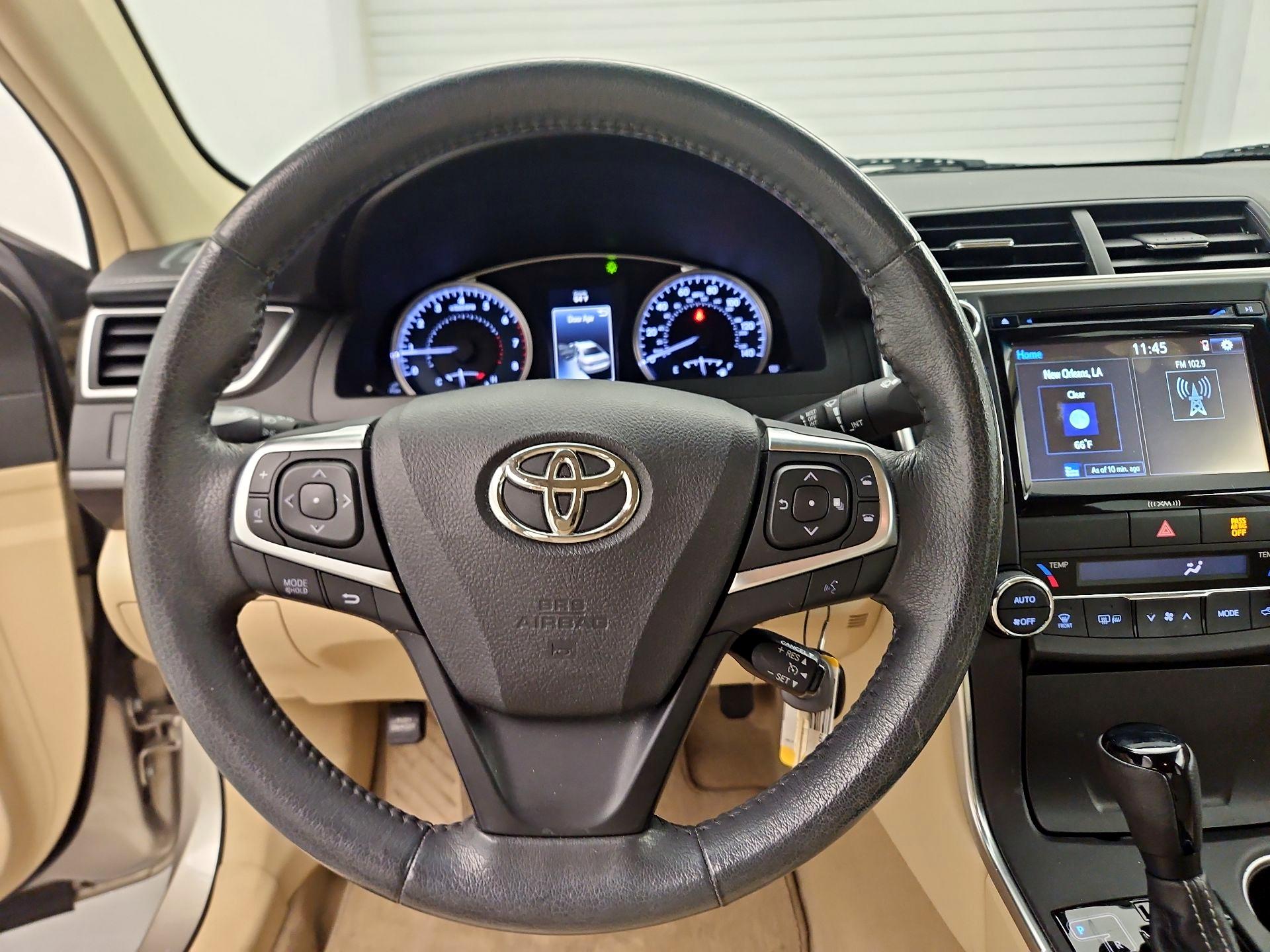 Thumbnail: 2017 Toyota Camry - 10