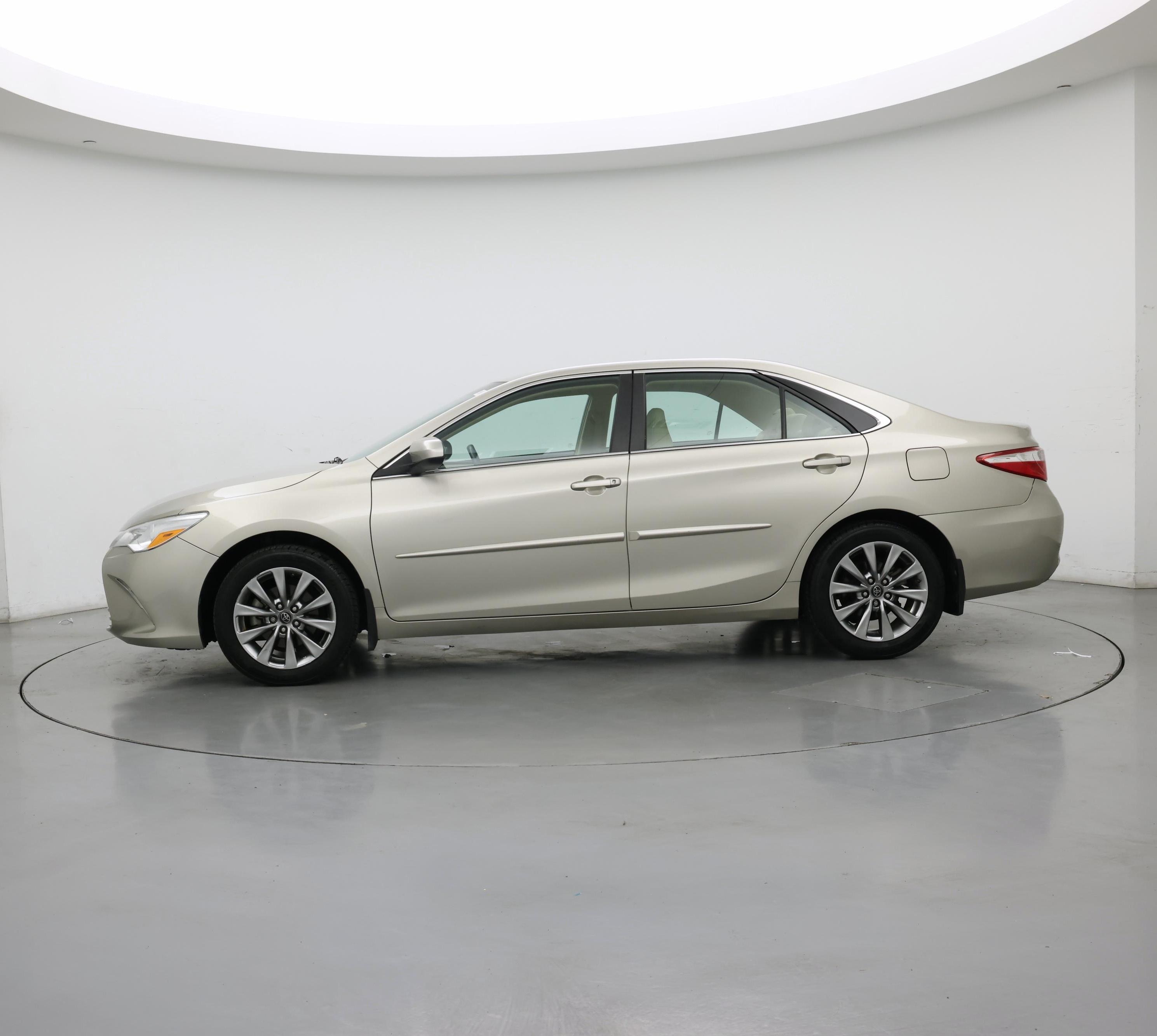 Thumbnail: 2017 Toyota Camry - 3