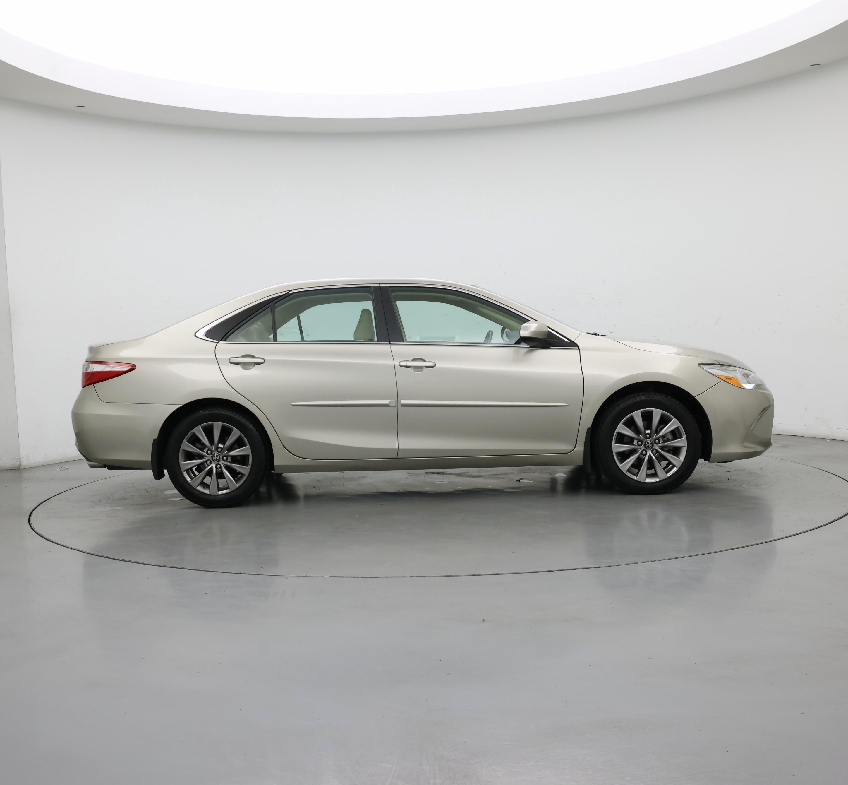 Thumbnail: 2017 Toyota Camry - 7