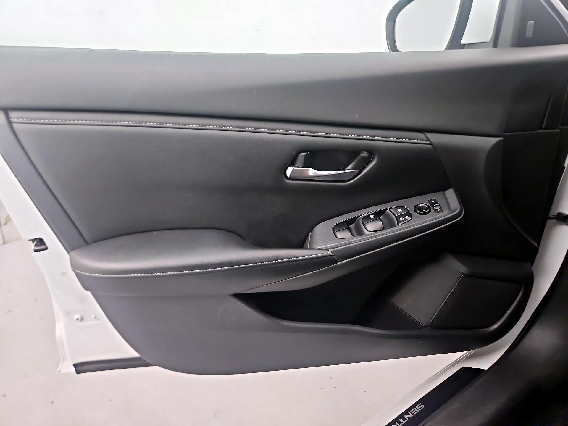 Thumbnail: 2021 Nissan Sentra - 12