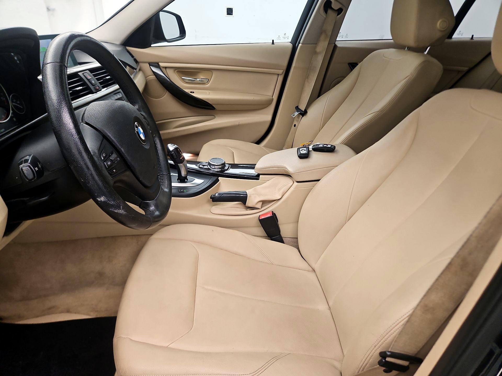 Thumbnail: 2015 BMW 3 Series - 9