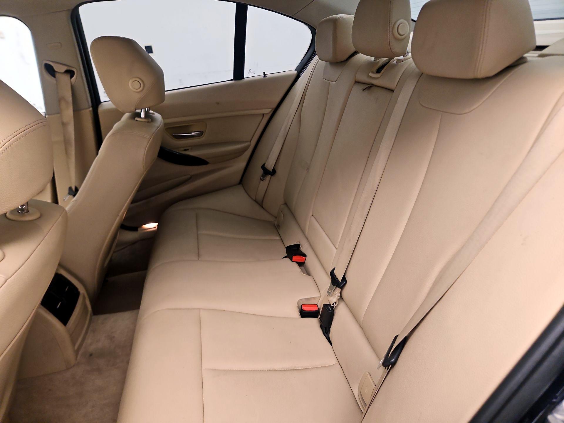 Thumbnail: 2015 BMW 3 Series - 17