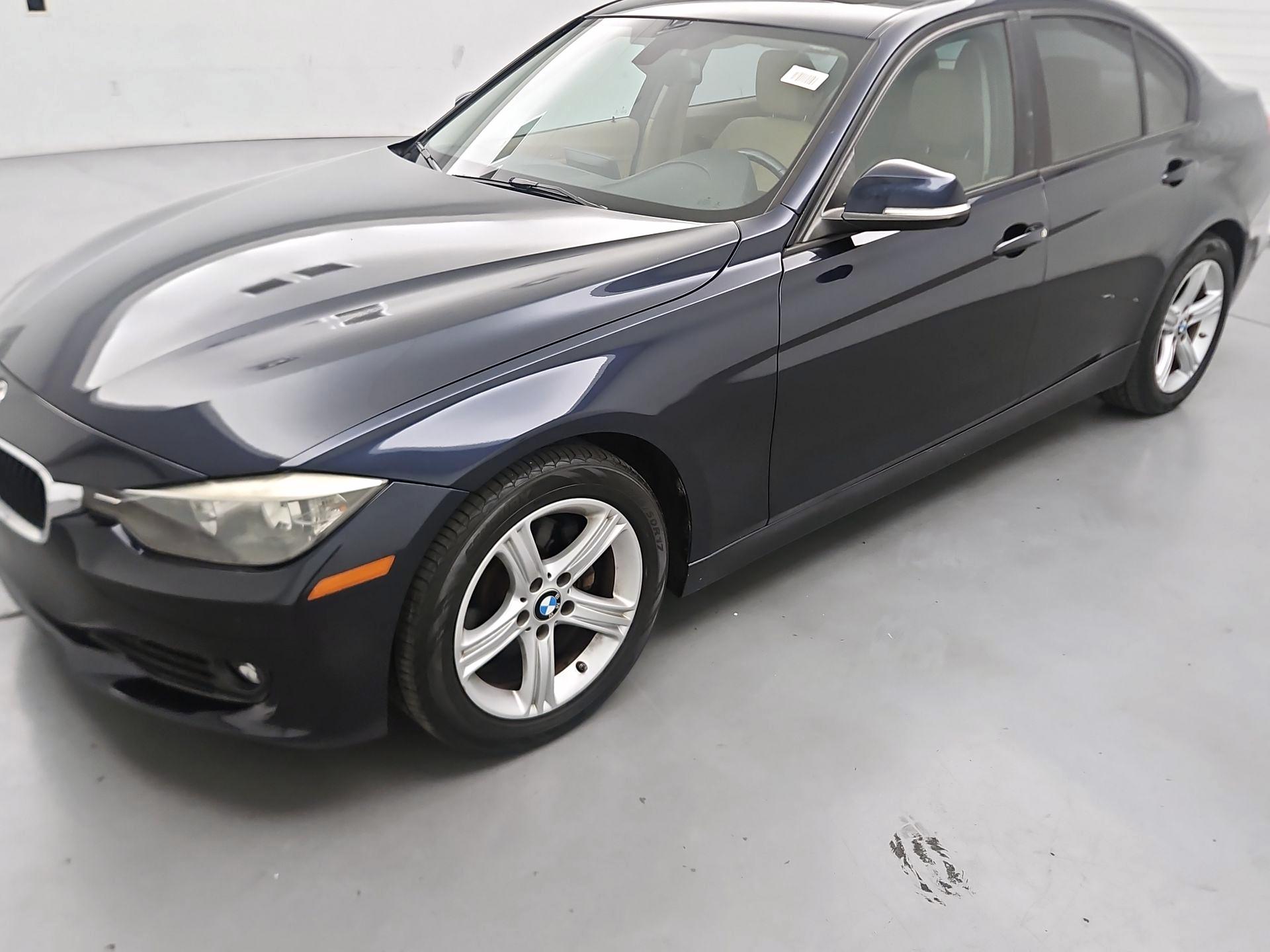 Thumbnail: 2015 BMW 3 Series - 3