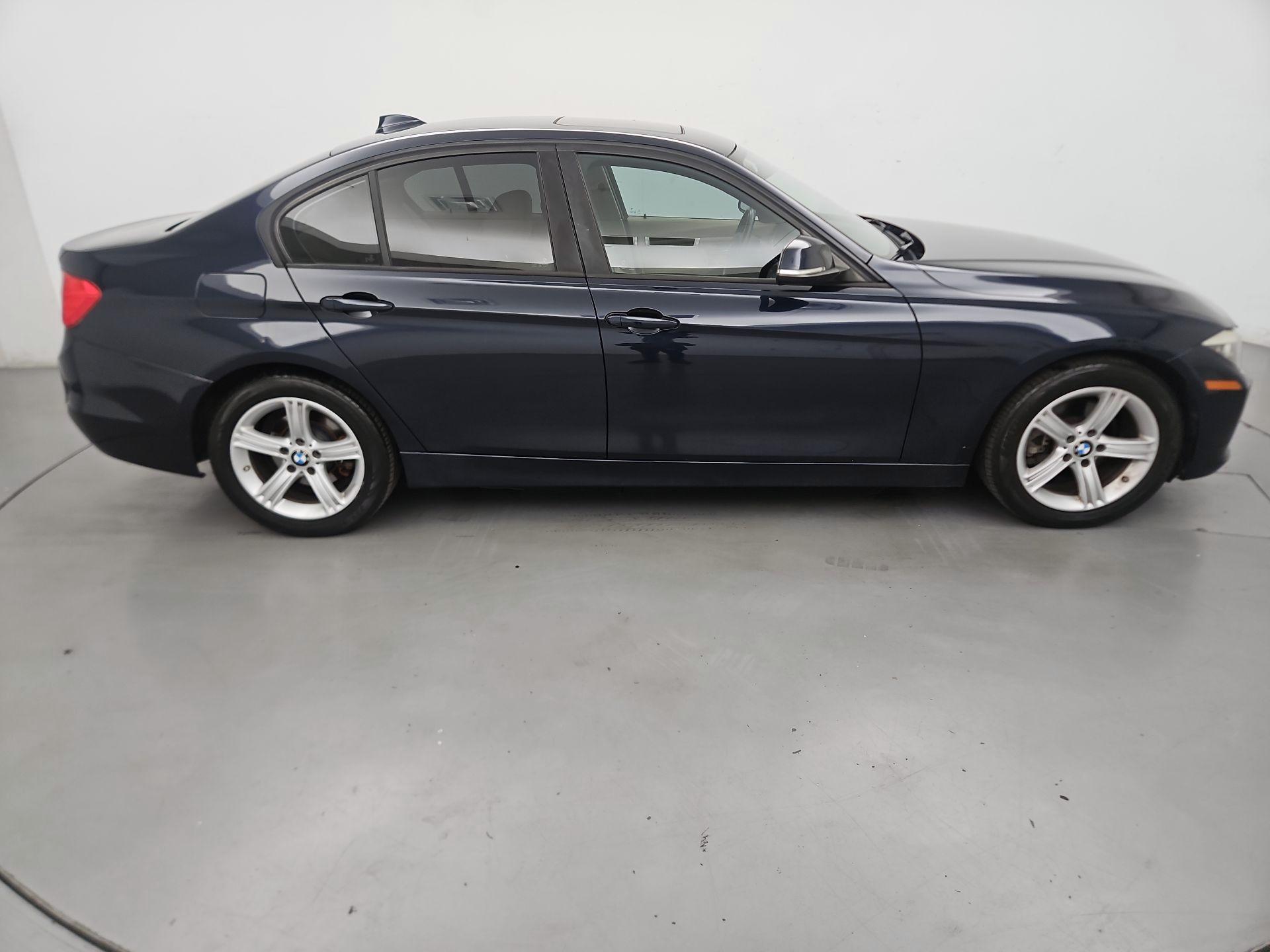Thumbnail: 2015 BMW 3 Series - 4