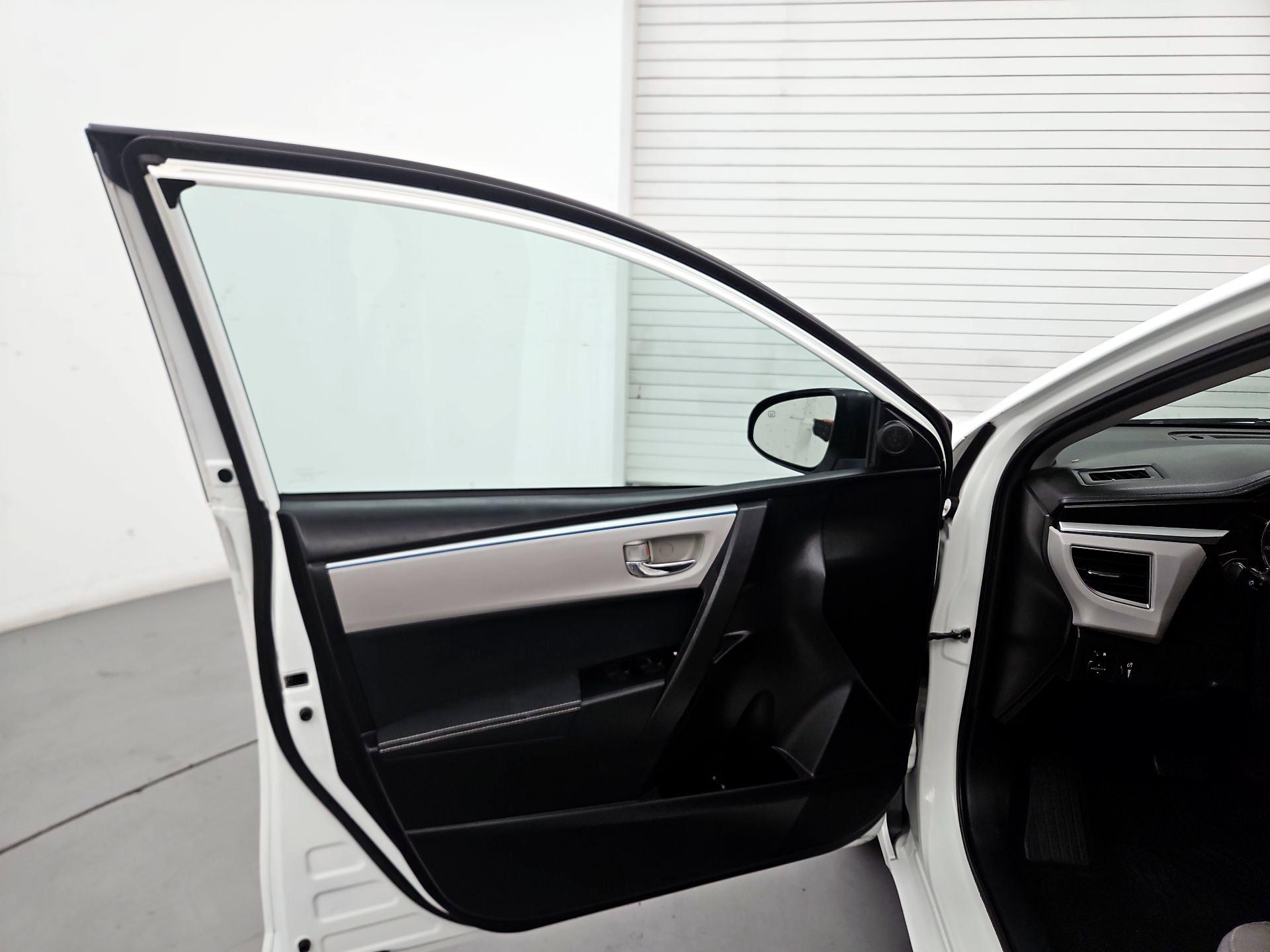 Thumbnail: 2016 Toyota Corolla - 12