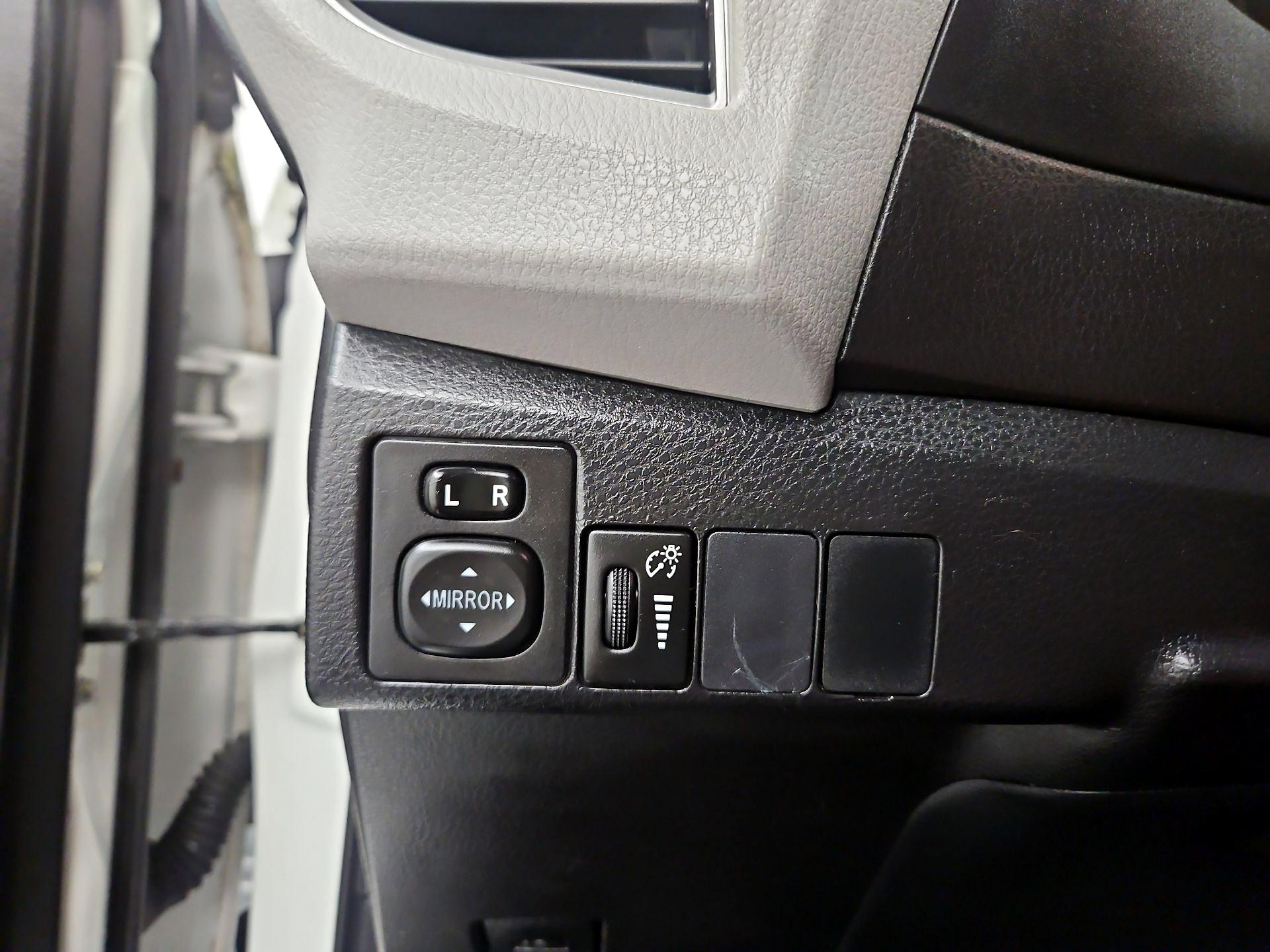 Thumbnail: 2016 Toyota Corolla - 13