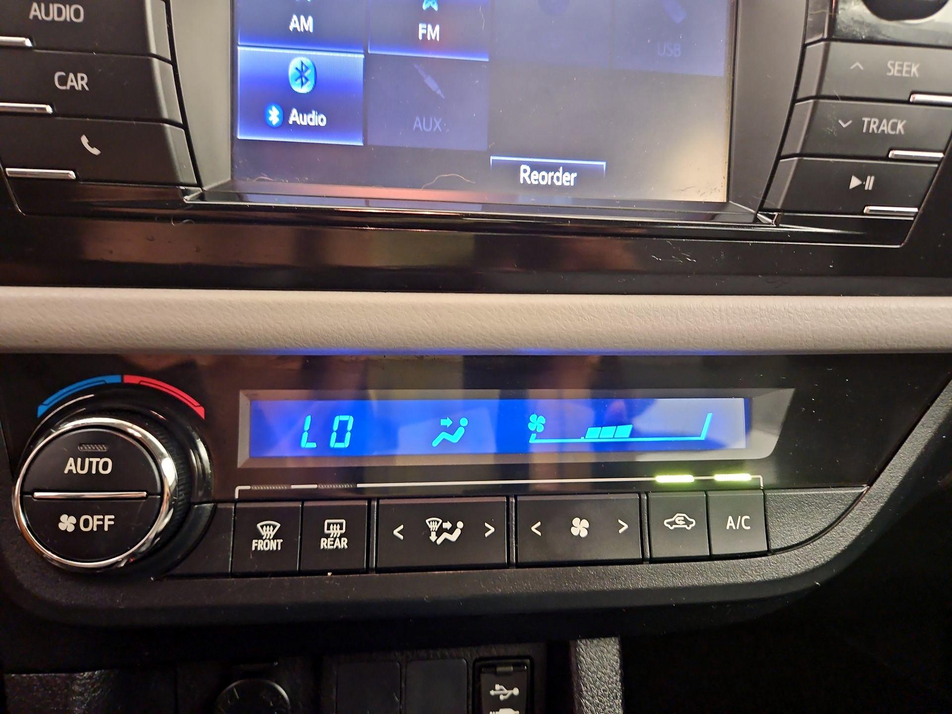 Thumbnail: 2016 Toyota Corolla - 16