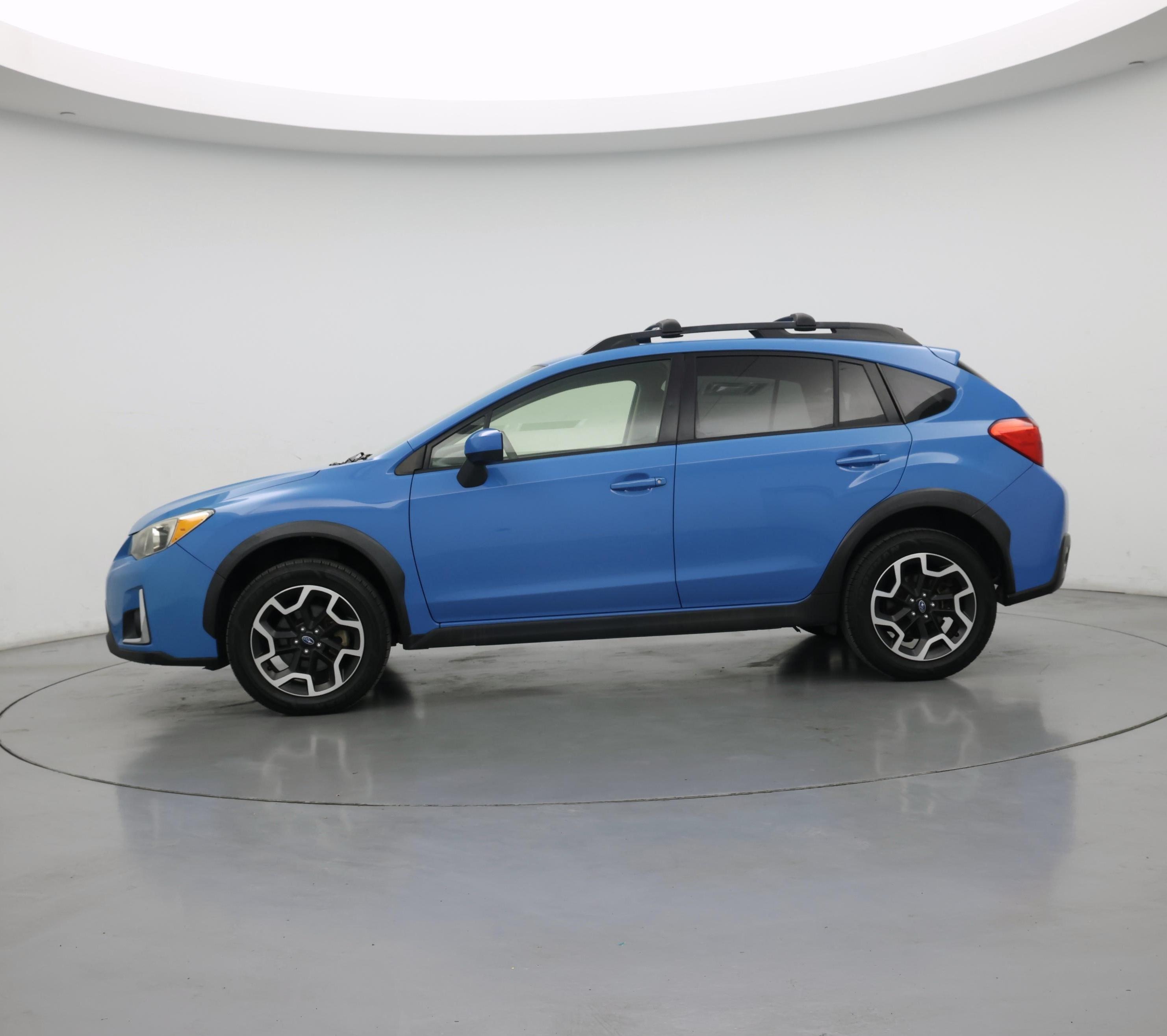 Thumbnail: 2017 Subaru Crosstrek - 3