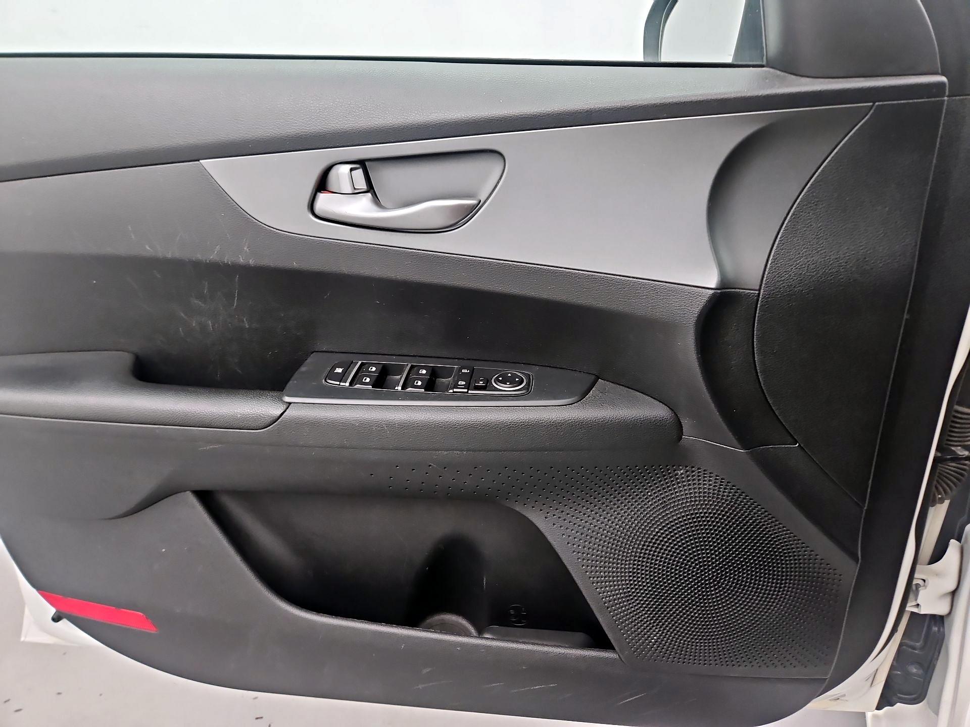 Thumbnail: 2020 Kia Forte - 12