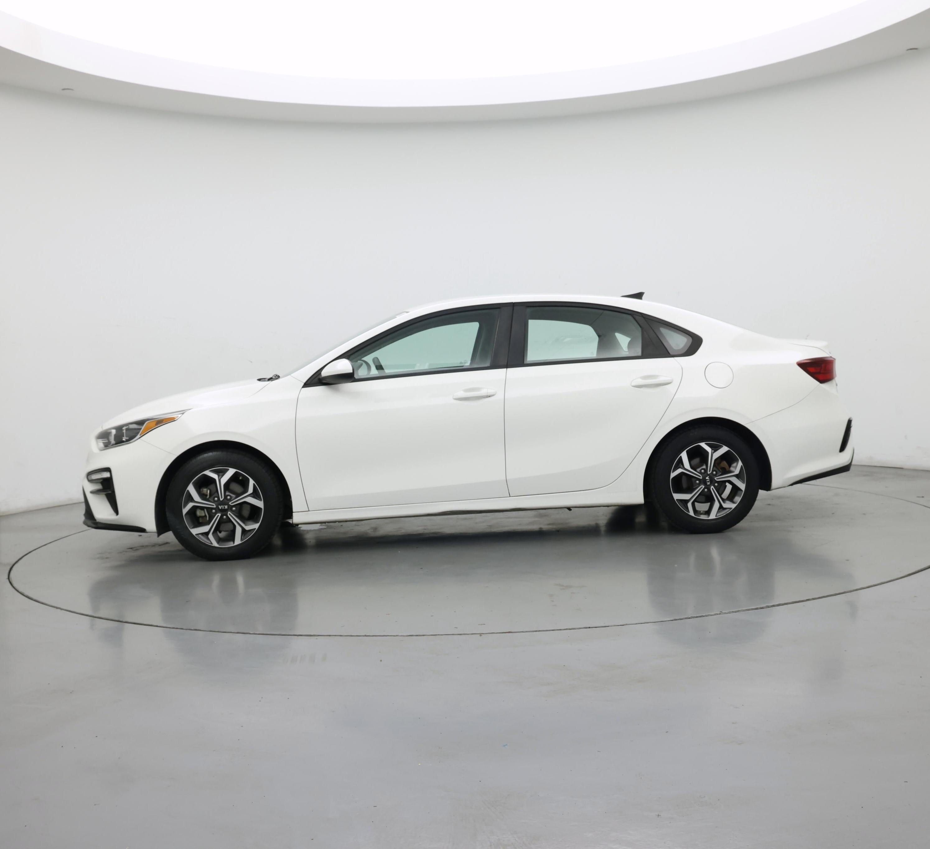 Thumbnail: 2020 Kia Forte - 3