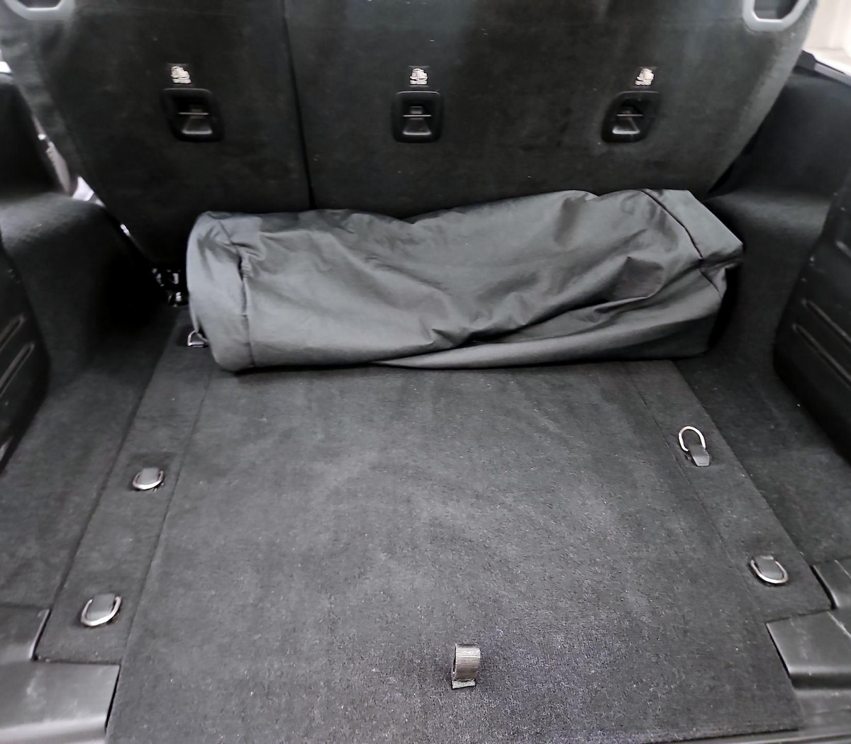Trunk/Cargo (Seats Up)