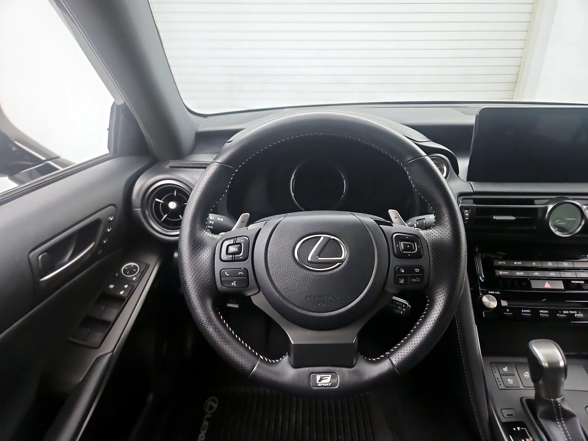Thumbnail: 2023 Lexus IS - 10