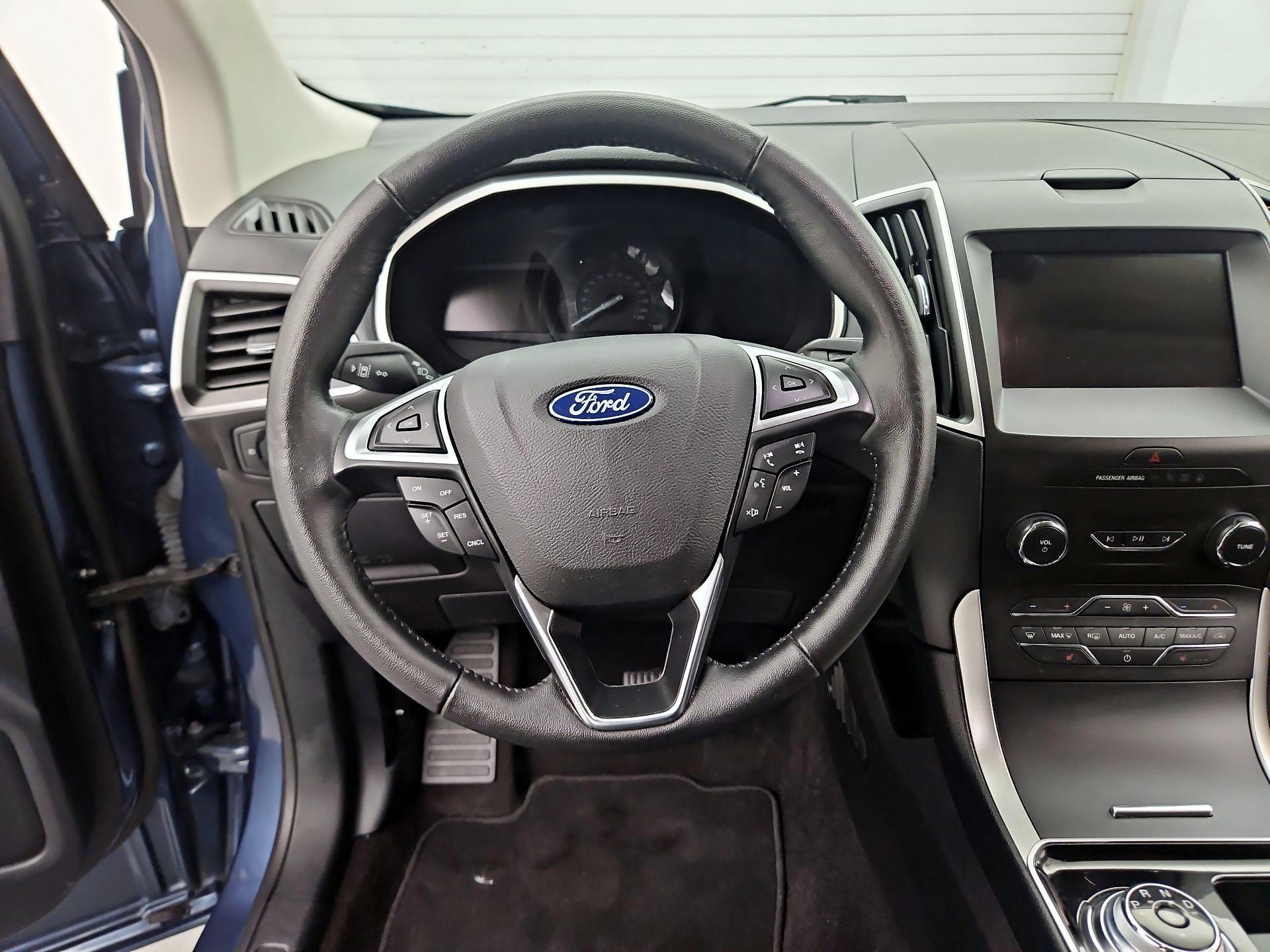 Thumbnail: 2019 Ford Edge - 10