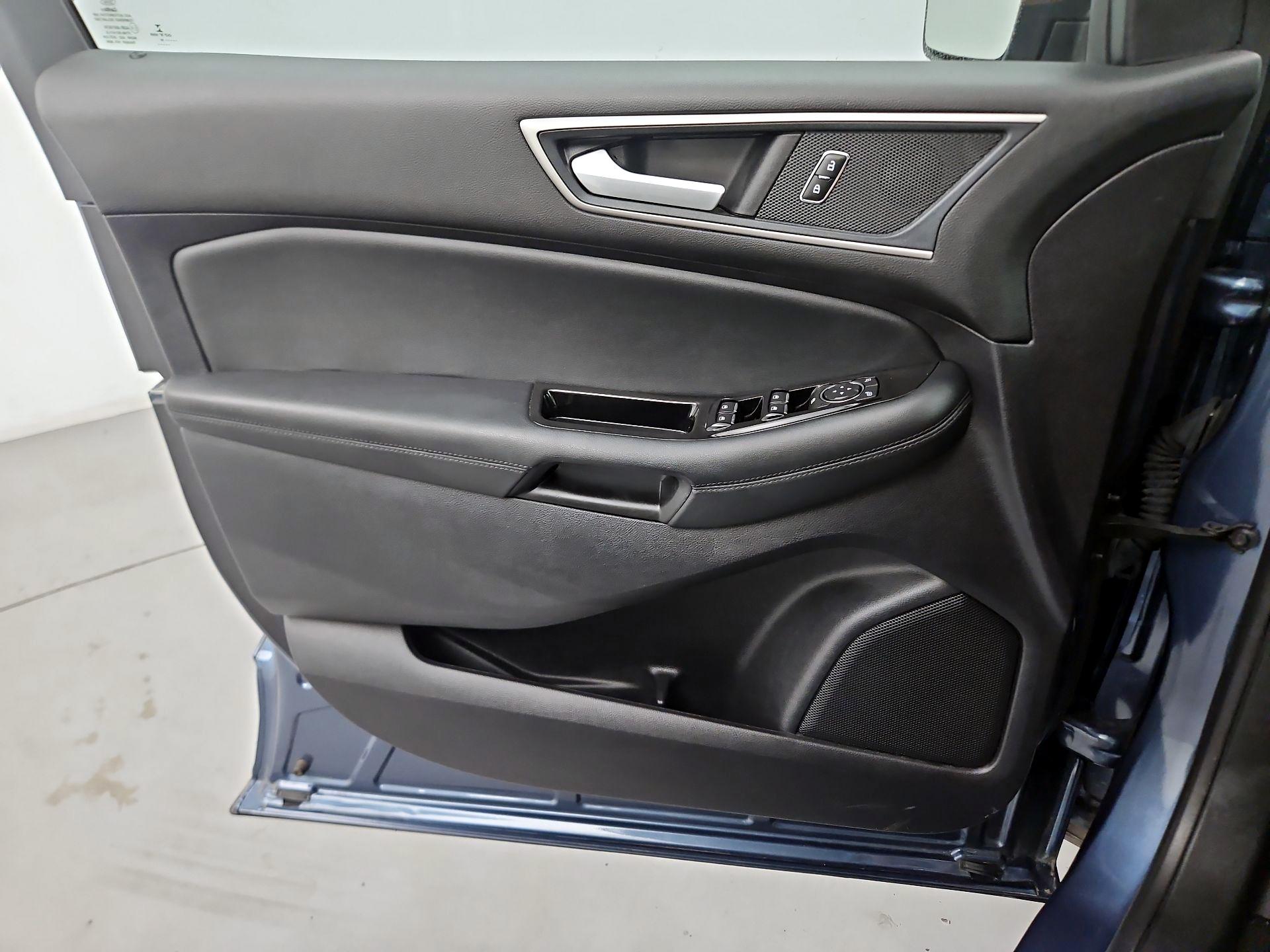 Thumbnail: 2019 Ford Edge - 12