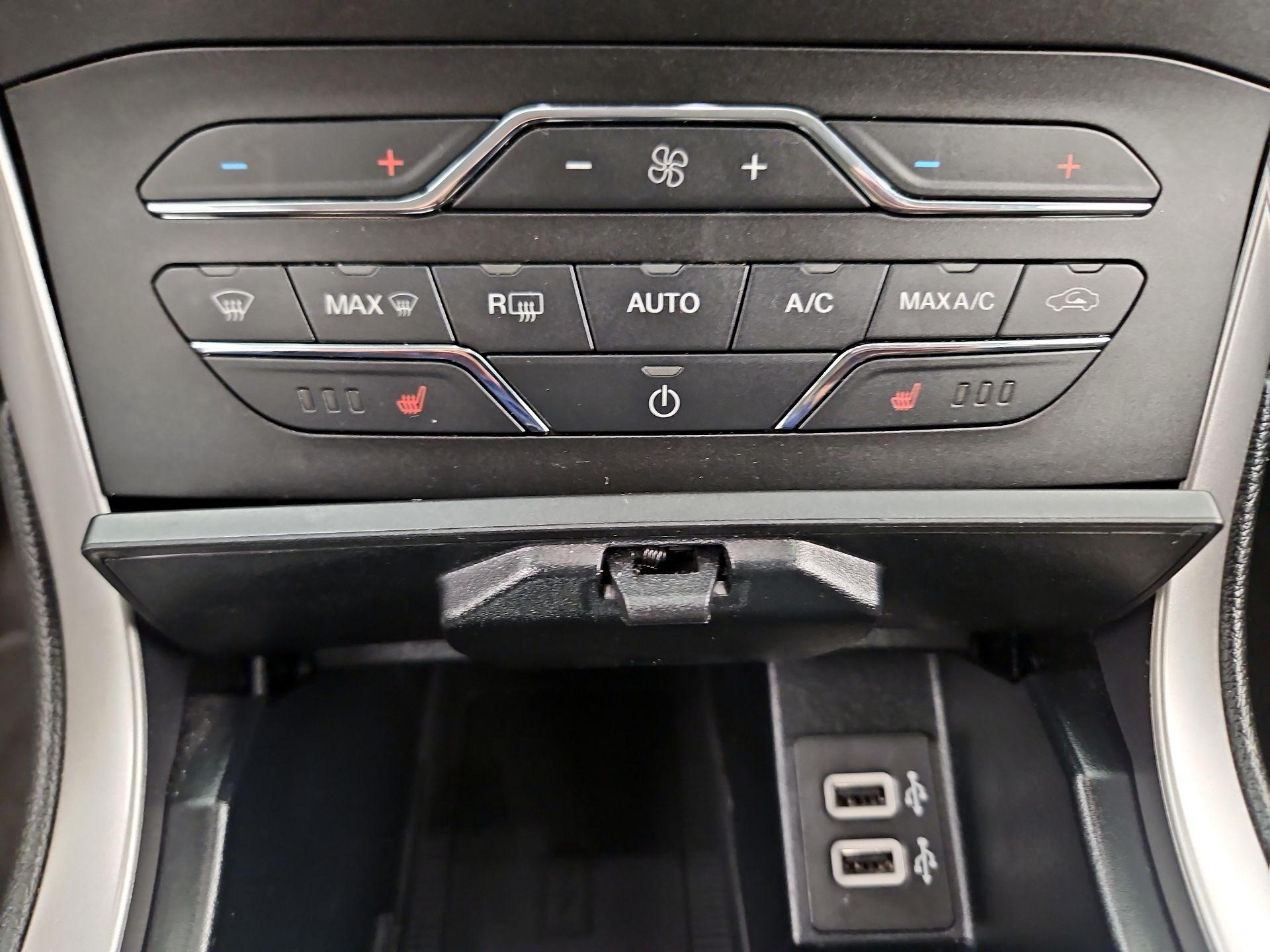 Thumbnail: 2019 Ford Edge - 15
