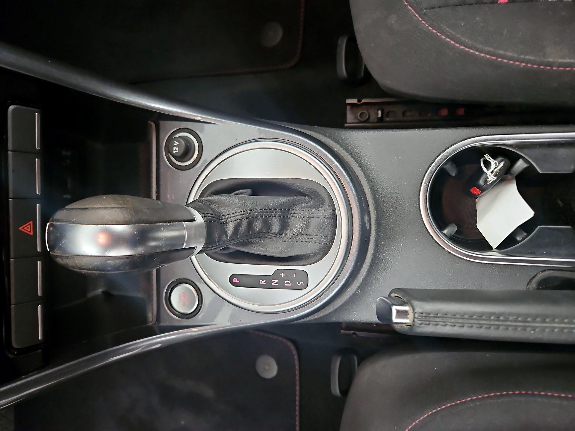 Thumbnail: 2017 Volkswagen Beetle - 16