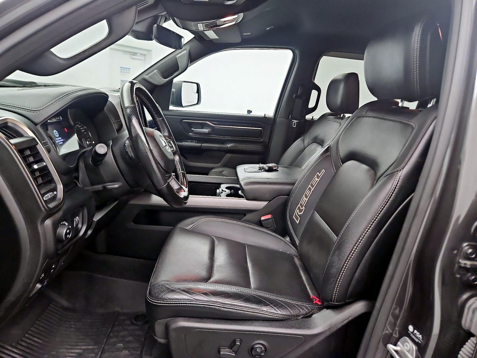 Power Seat(s) & Leather Seats
