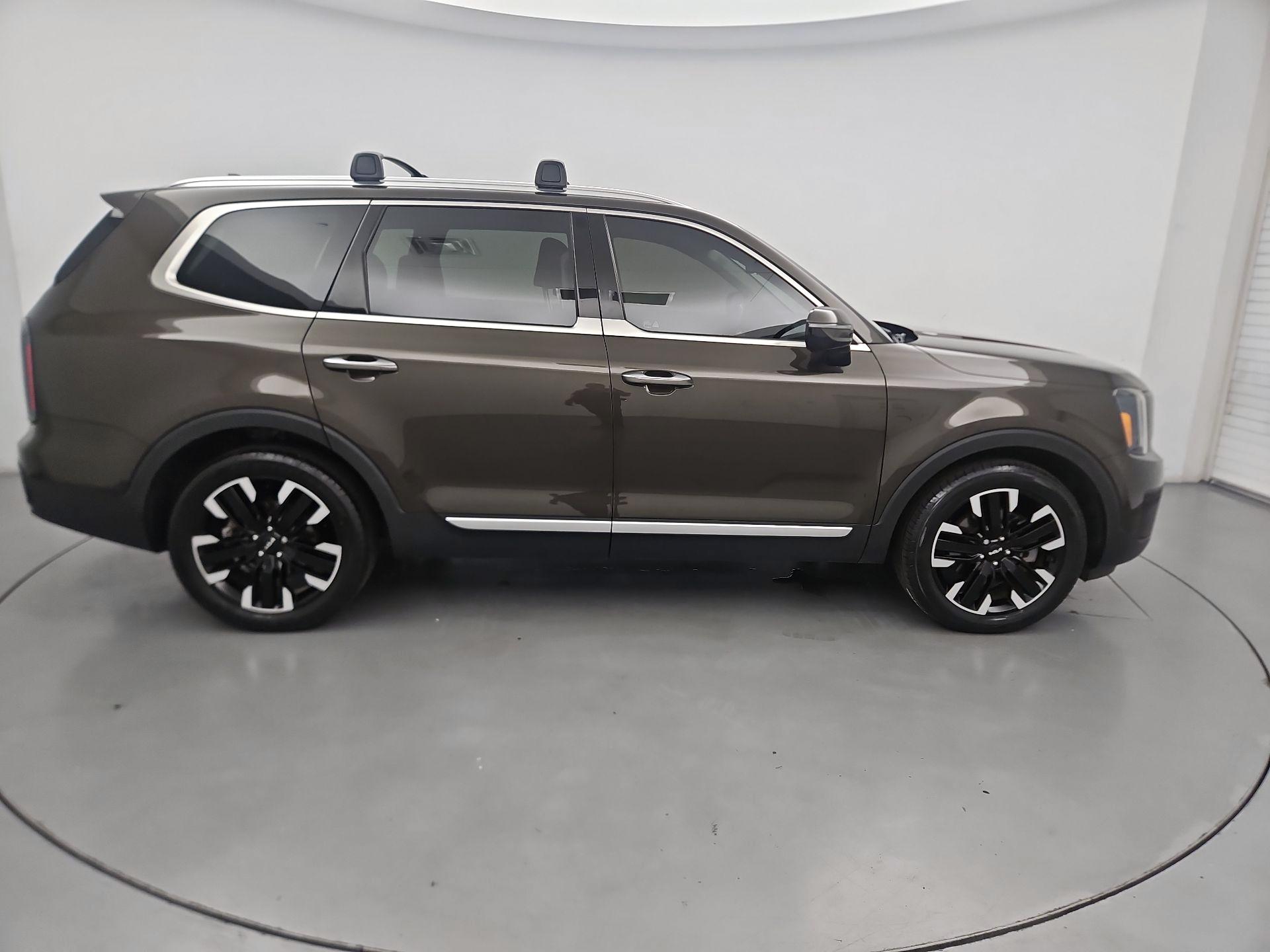Thumbnail: 2023 Kia Telluride - 4