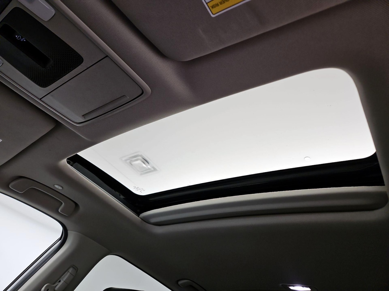 Sunroof(s) & Overhead Airbags