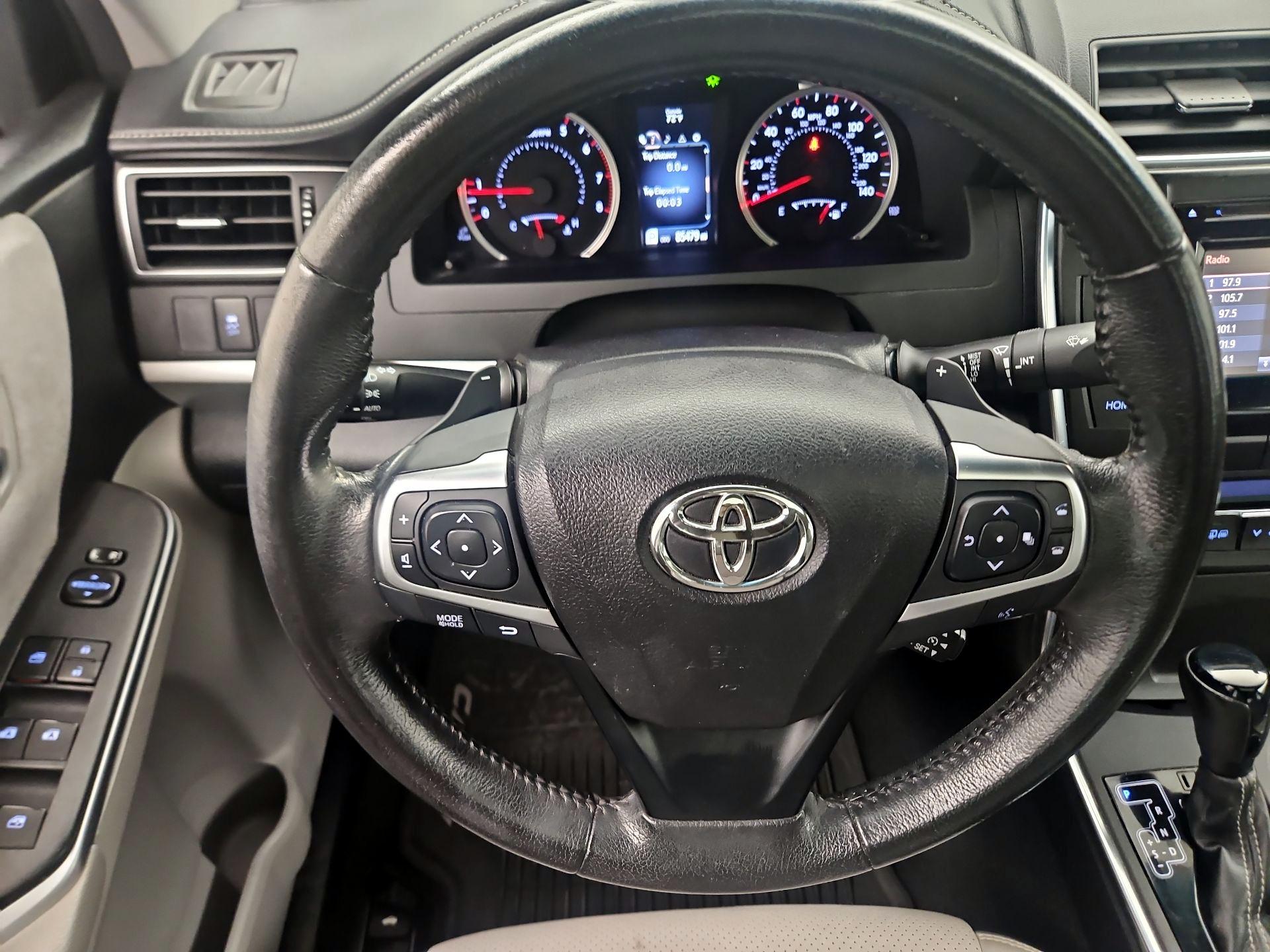 Thumbnail: 2015 Toyota Camry - 10