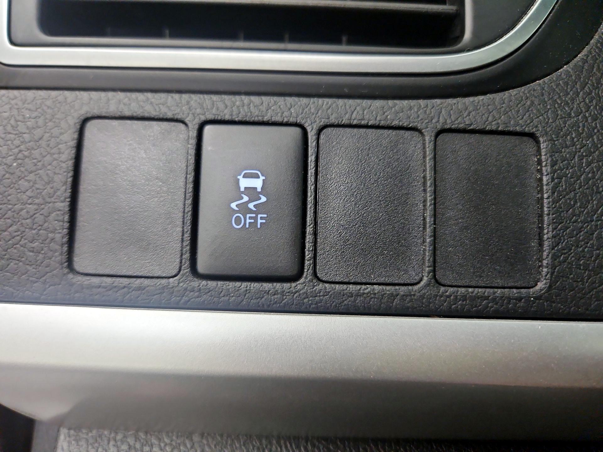 Thumbnail: 2015 Toyota Camry - 13